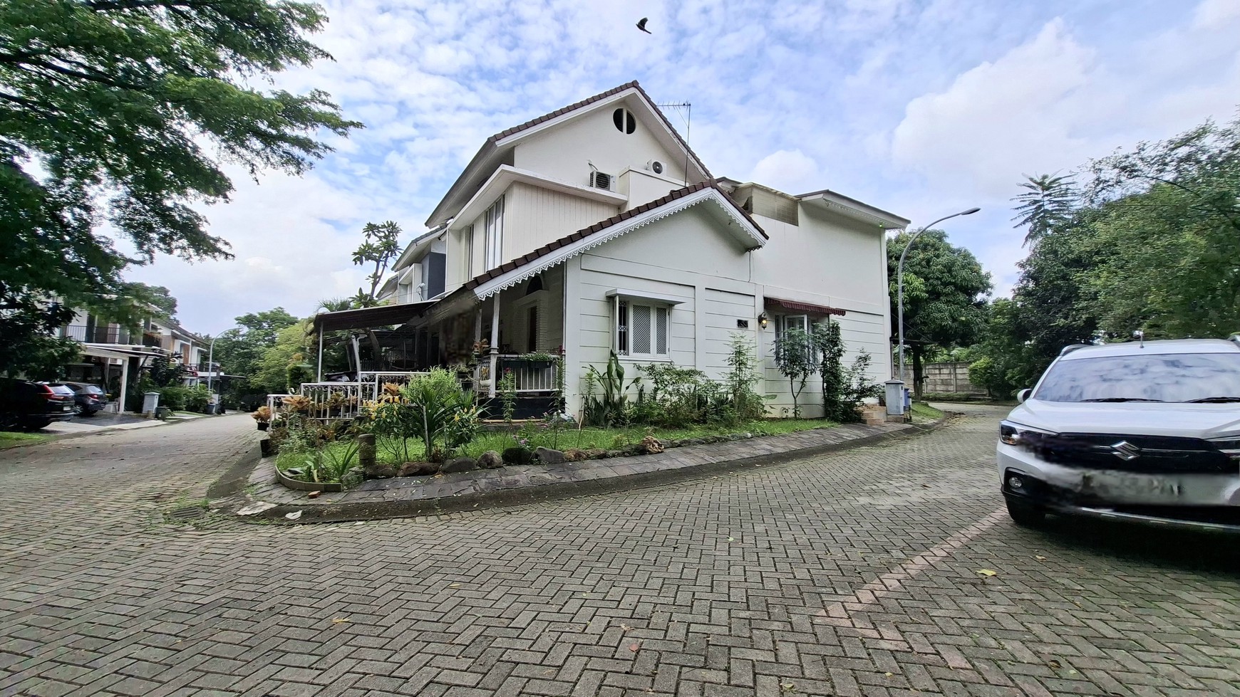 Rumah HOOK di Bintaro Jaya Sektor 9 SHM dalam Cluster KT 5+2 KM 4+2