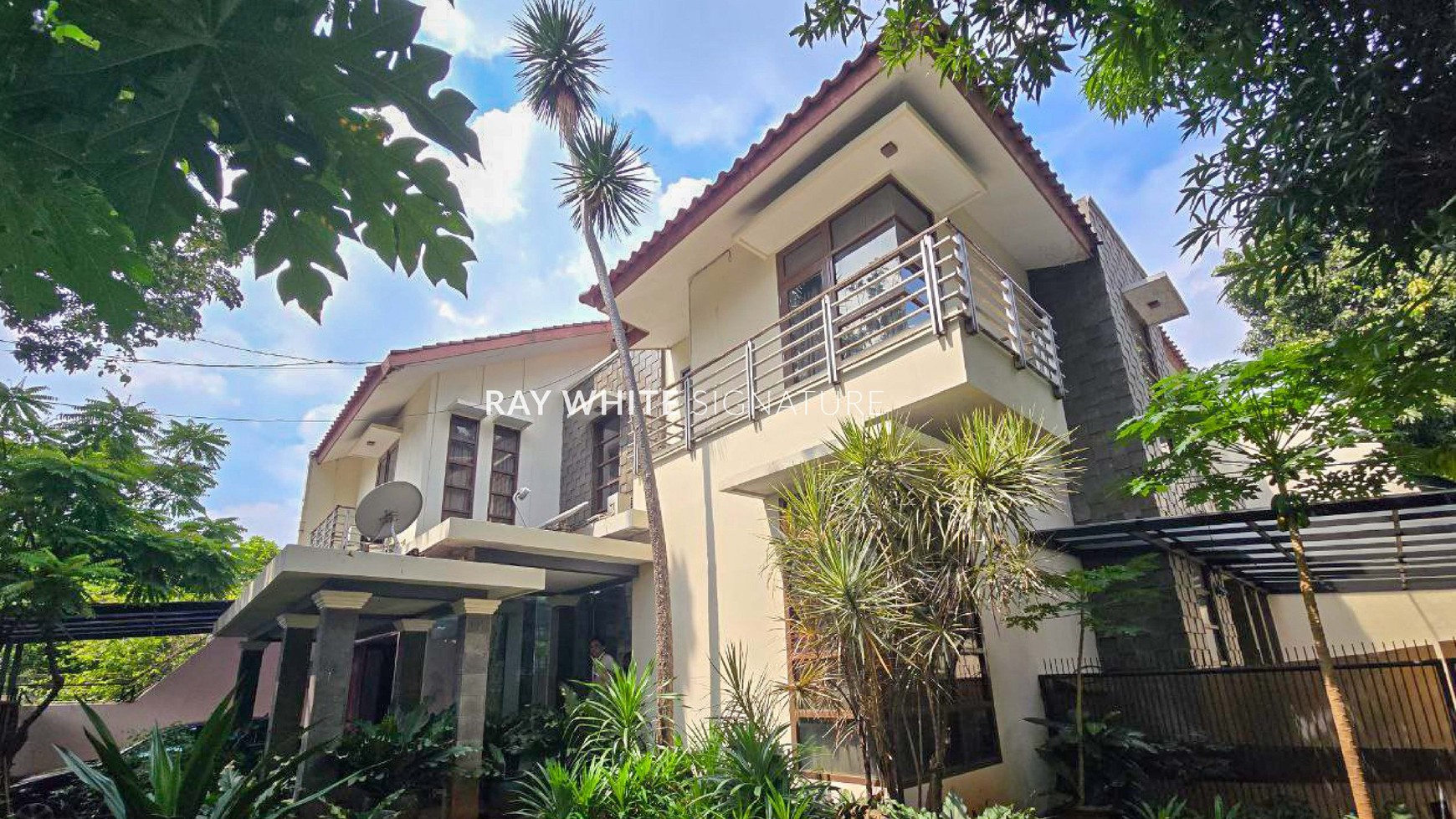 Dijual Rumah Posisi Hook Lokasi Prime di Jl Panglima Polim V