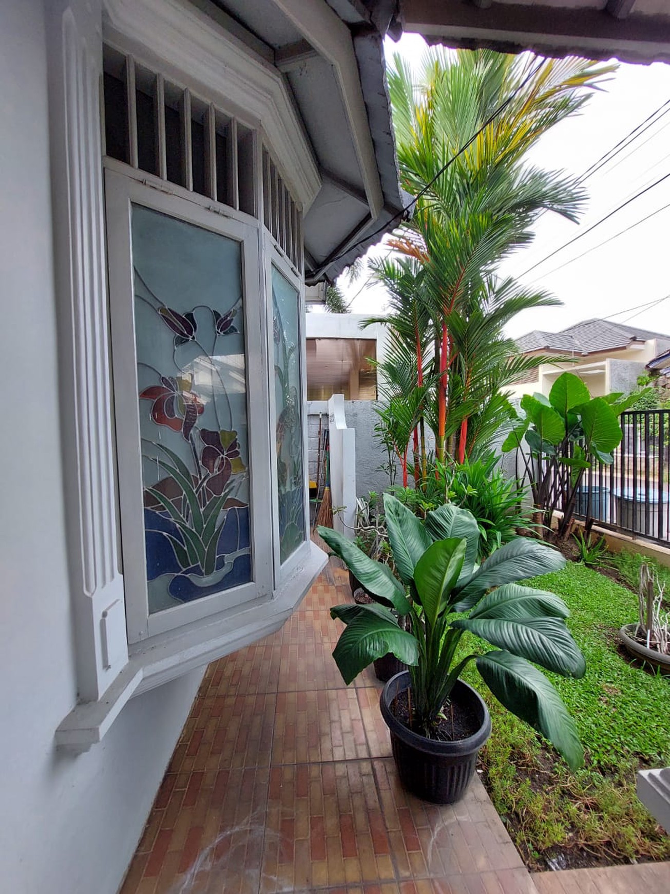 Rumah Siap Huni dengan Hunian Nyaman dan Asri di Ciputat