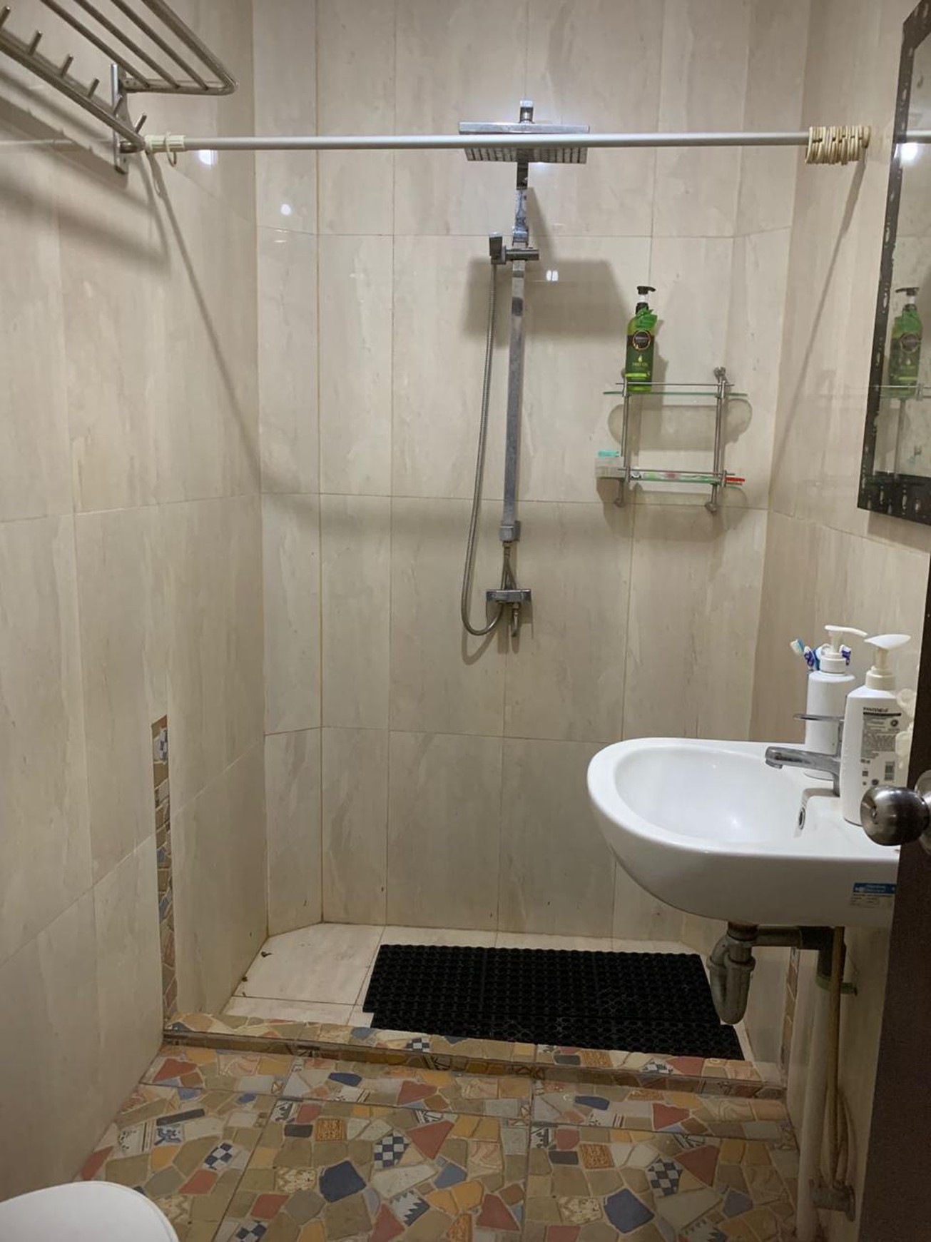 Rumah 2 lantai,dekat kampus stan,dekat jajan di Bintaro Jaya 5