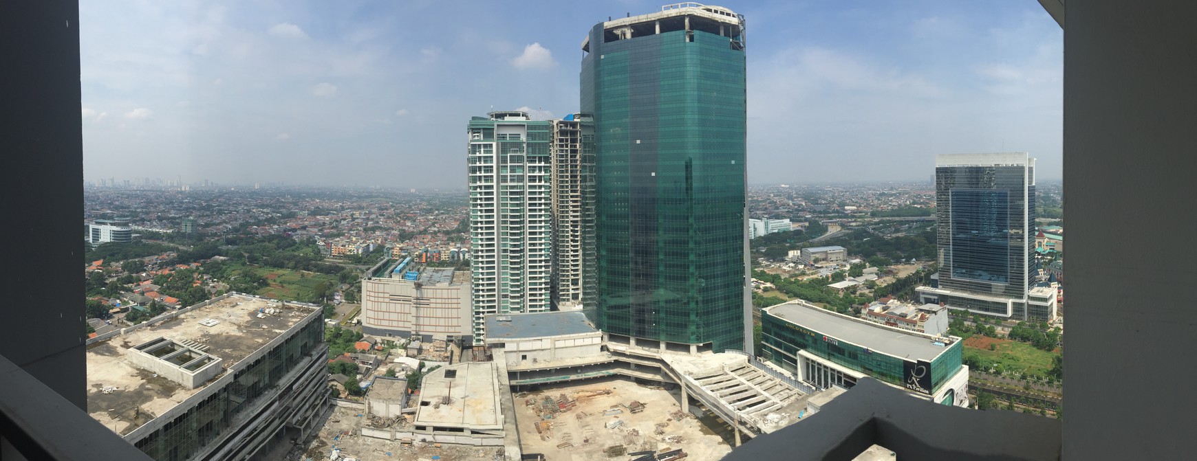 APARTEMEN ST. MORITZ PURI