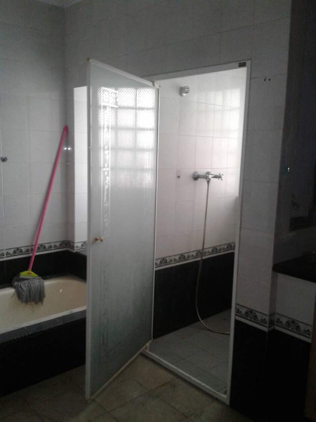 RUMAH MUARA KARANG PLUIT