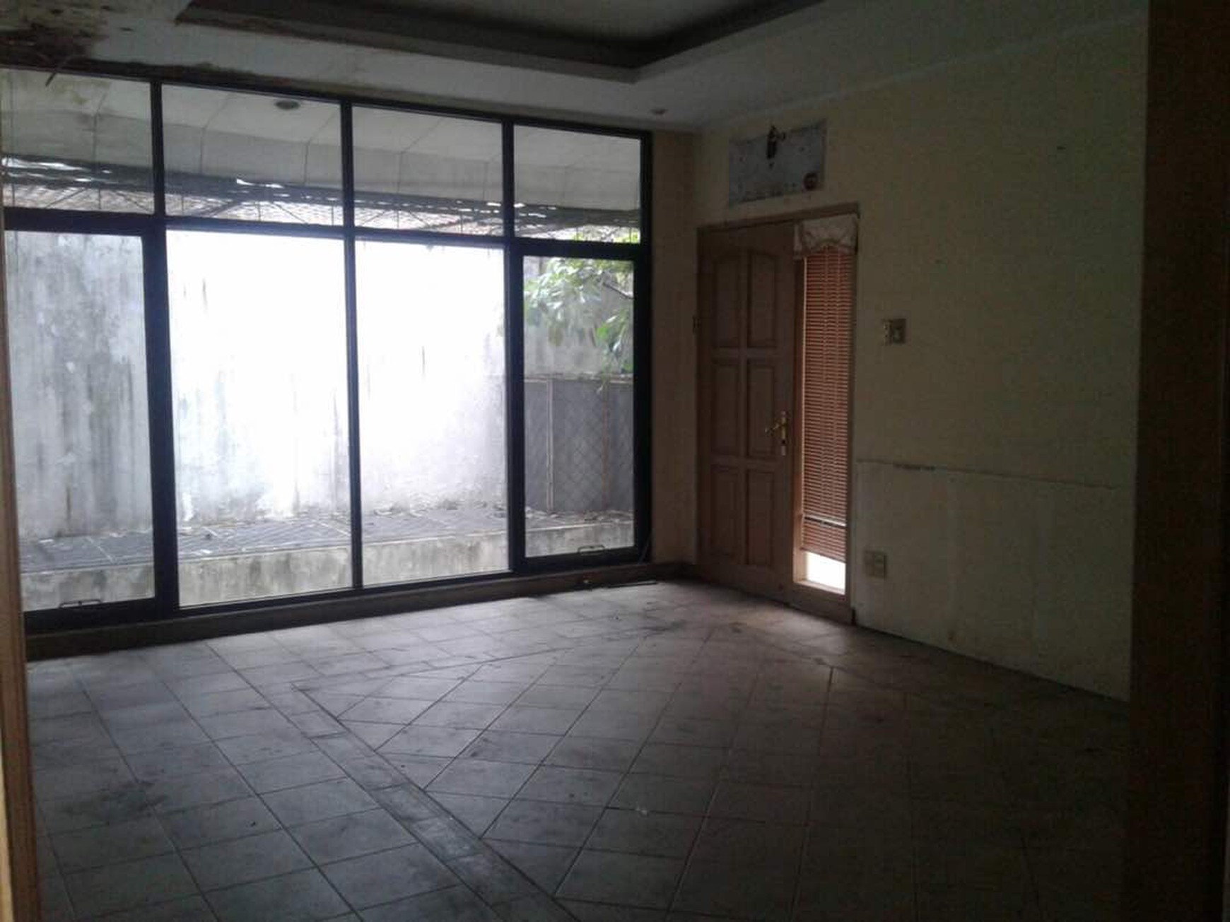 RUMAH MUARA KARANG PLUIT