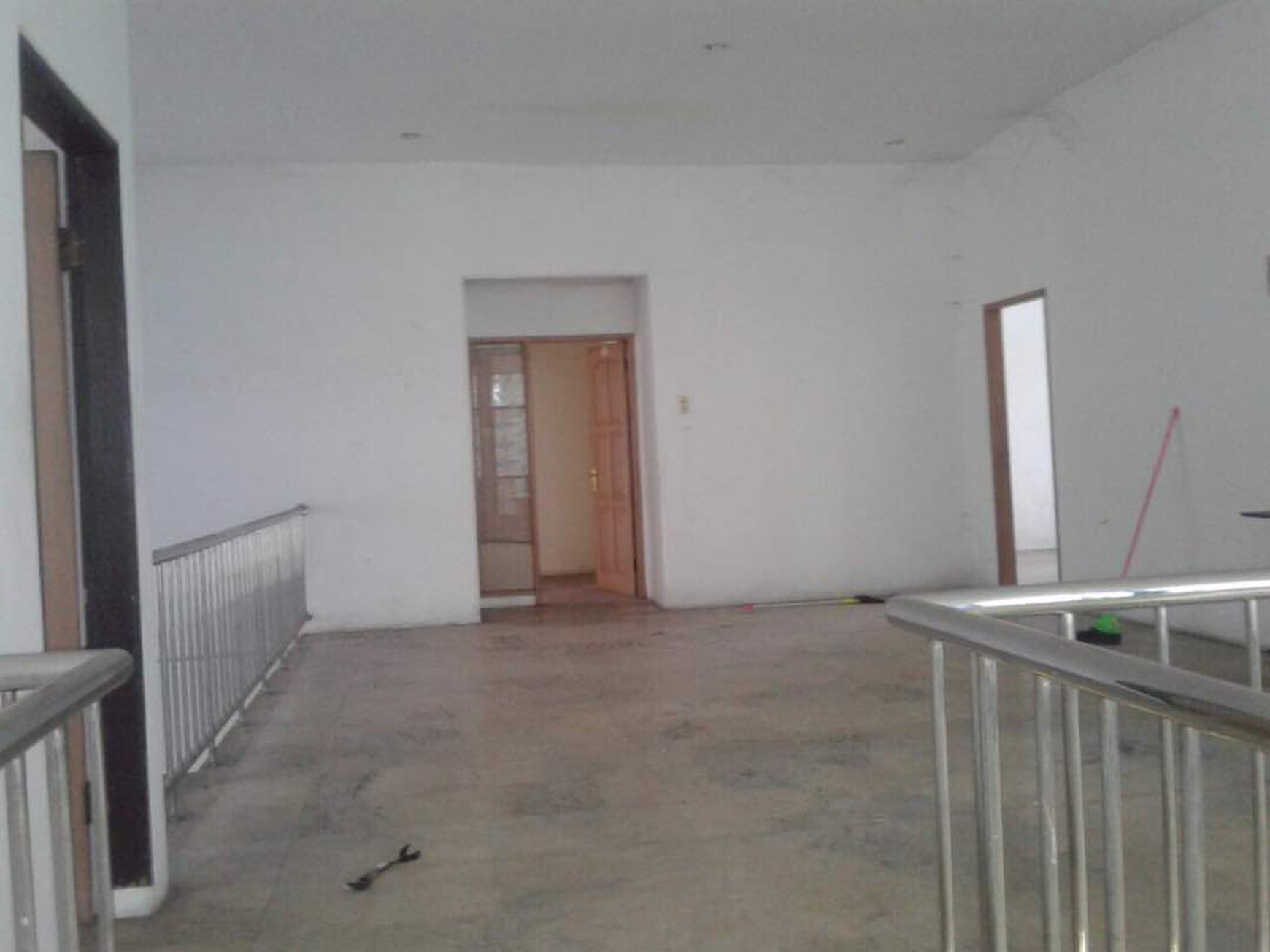RUMAH MUARA KARANG PLUIT
