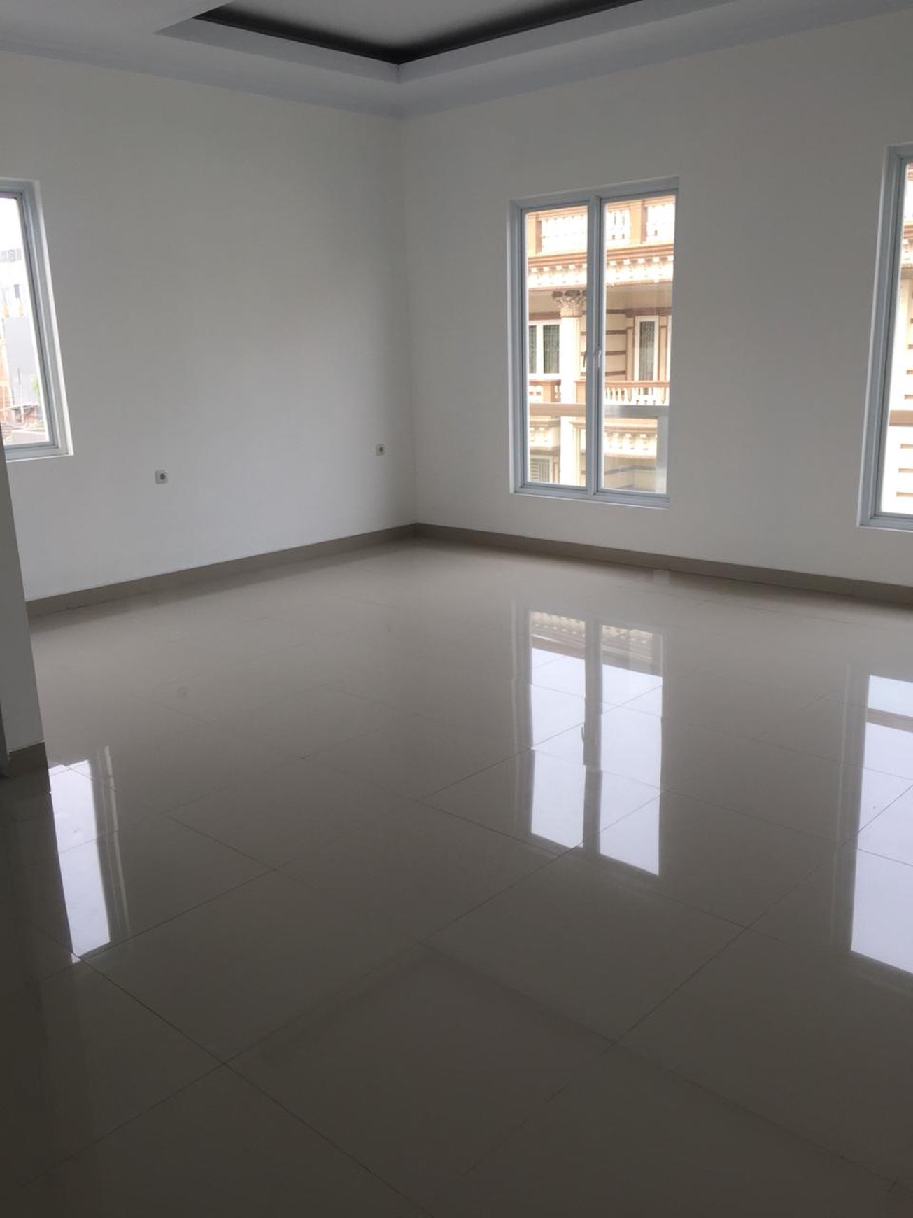RUMAH TINGGAL DITAMAN PERMATA INDAH SIAP HUNI