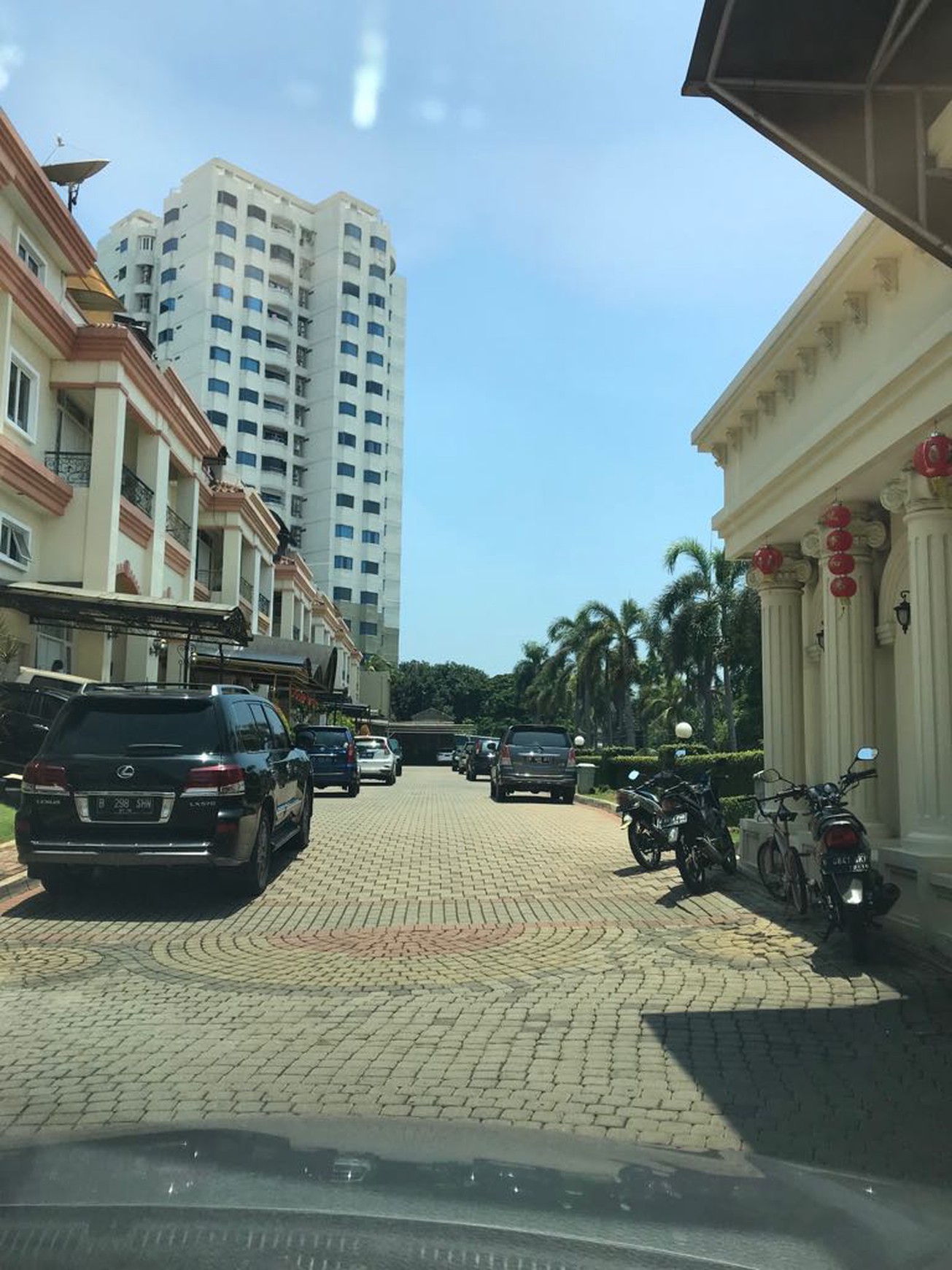UMAH TOWNHOUSE DI MUTIARA MEDITERANIA RESIDENCE