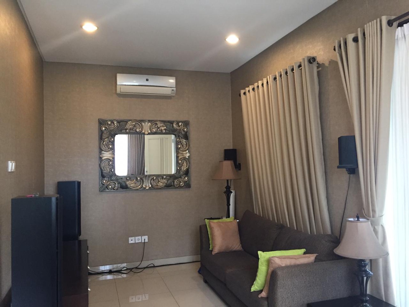 RUMAH DI LAYAR PERMAI PANTAI INDAH KAPUK