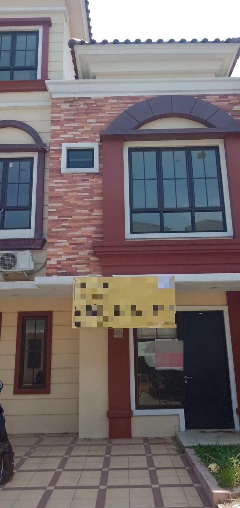 Rumah siap huni di Cluster D'Cataluna Jababeka