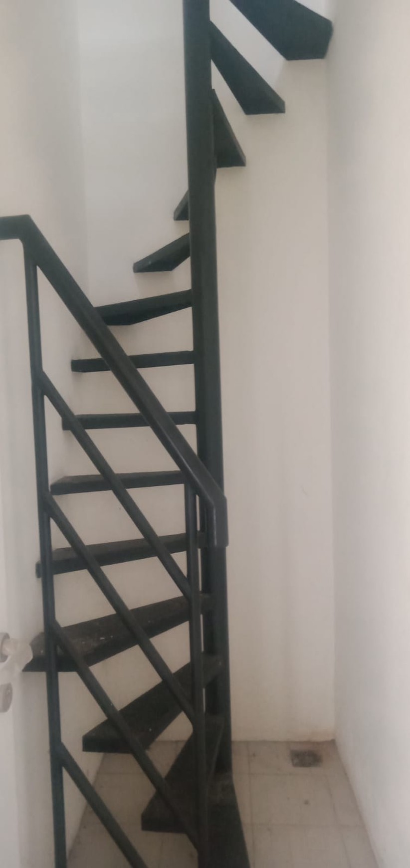 Rumah siap huni di Cluster D'Cataluna Jababeka