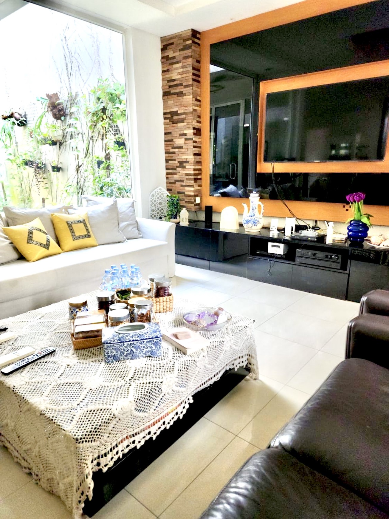 Rumah Luxury di Hoek Siap Huni Semi Fuenished Di Cluster Unity Land Raffles Hills Cibubur