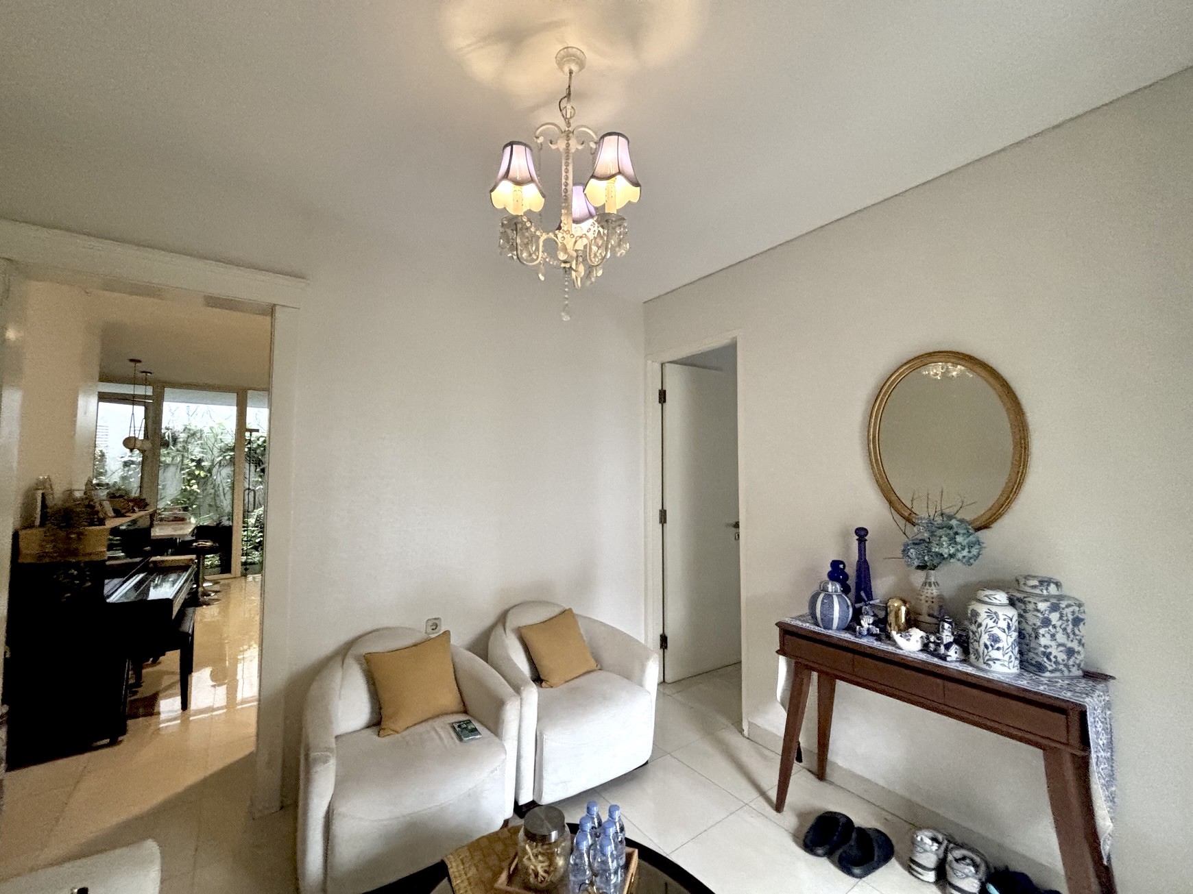Rumah Luxury di Hoek Siap Huni Semi Fuenished Di Cluster Unity Land Raffles Hills Cibubur