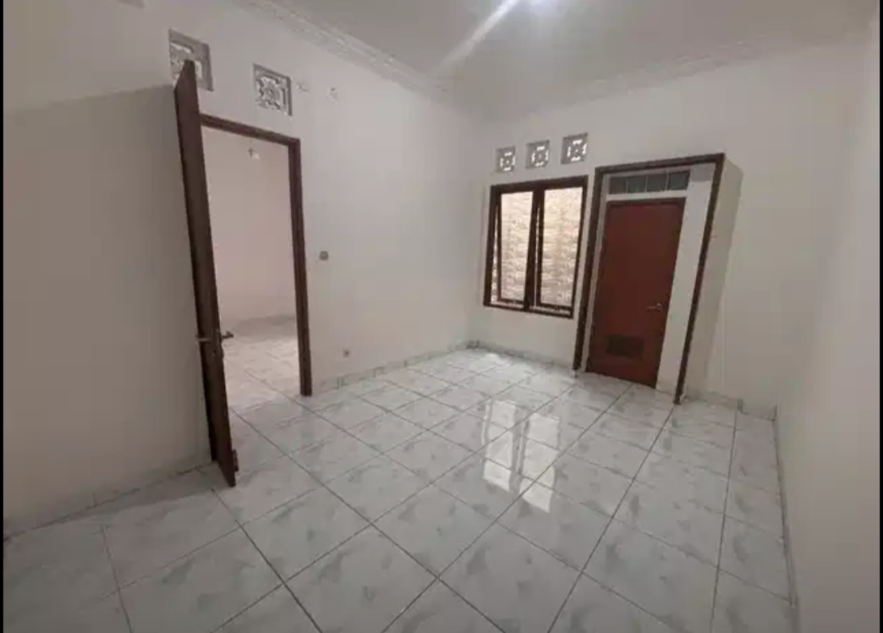 Jarang Ada. Rumah 2 lantai di Griya Loka, BSD