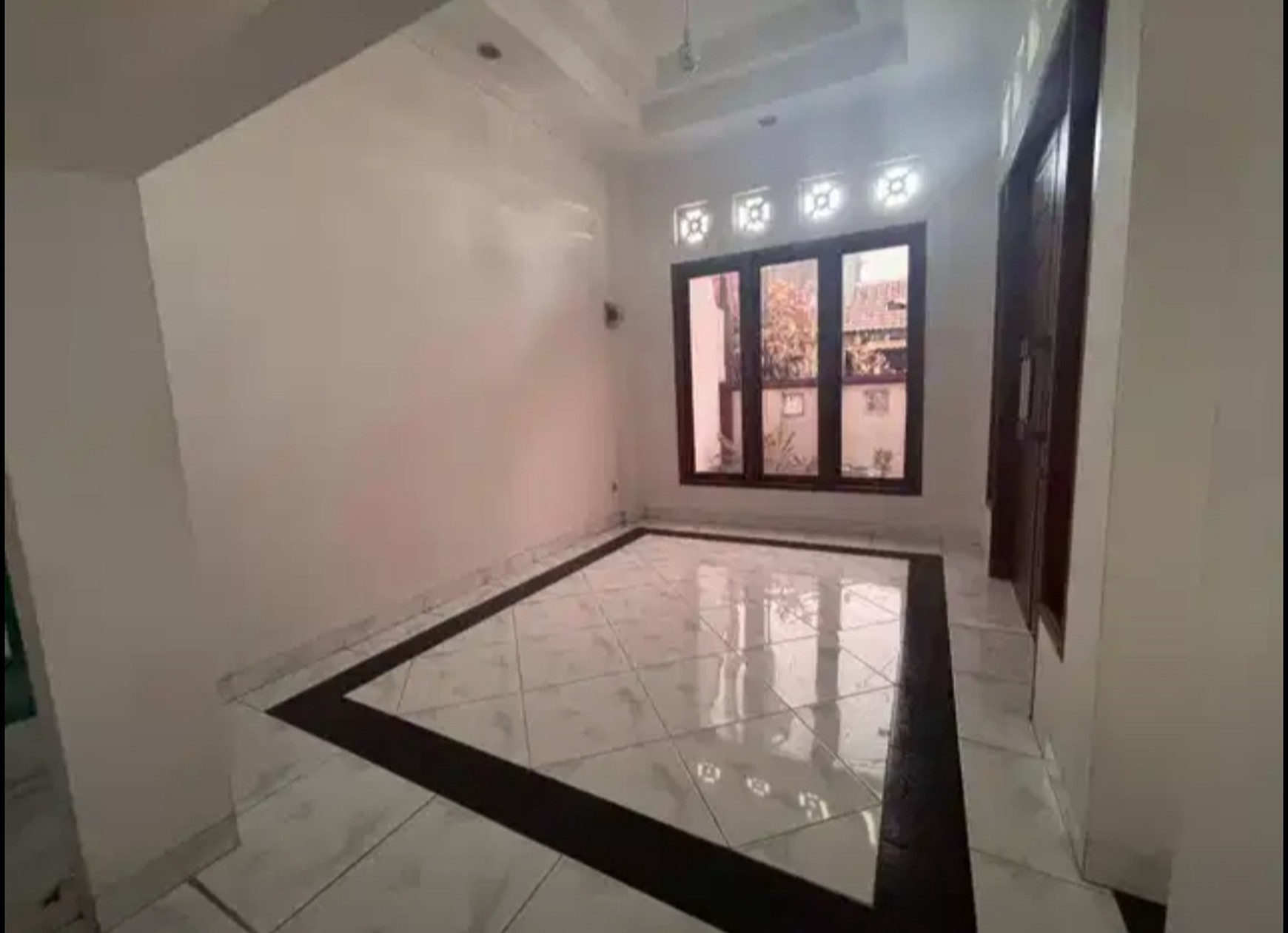 Jarang Ada. Rumah 2 lantai di Griya Loka, BSD