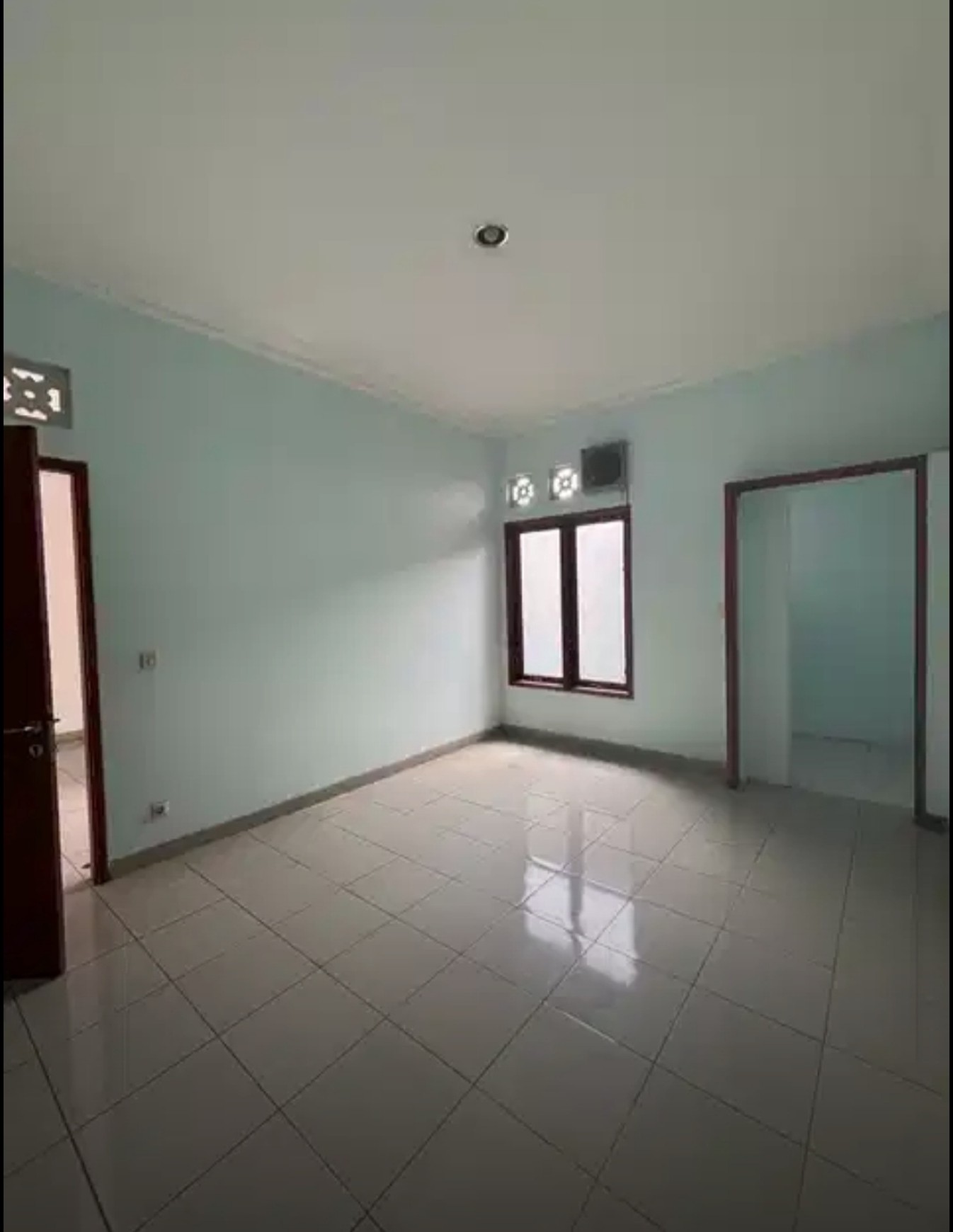 Jarang Ada. Rumah 2 lantai di Griya Loka, BSD