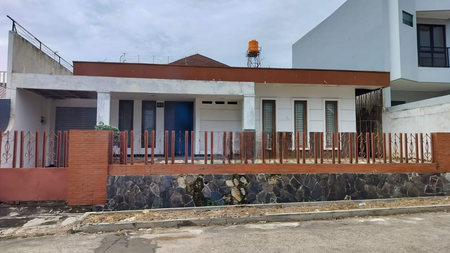 Dijual Rumah Nyaman dan  Strategis di Cinere - Siap Huni