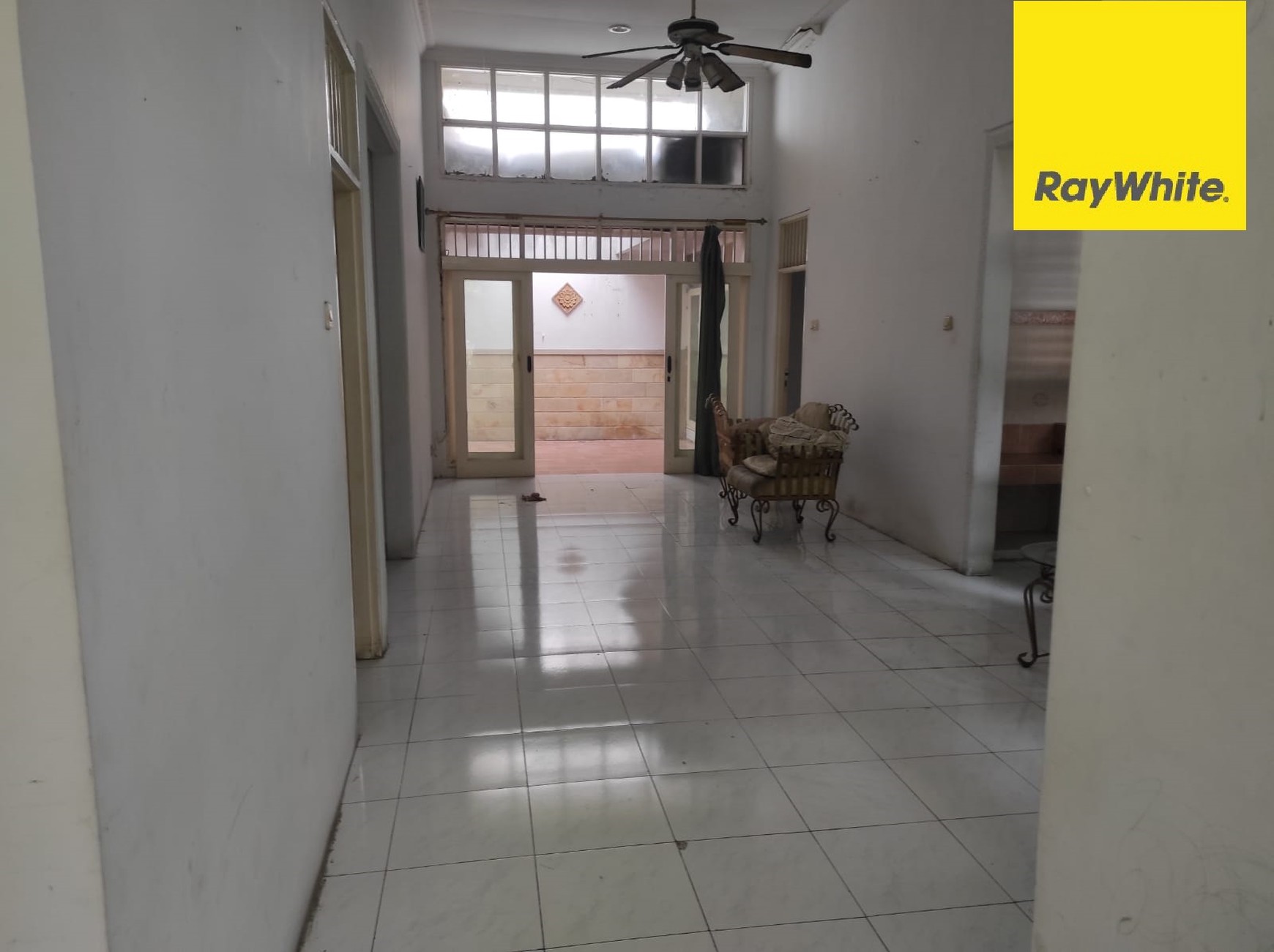 Disewakan Rumah di Gate Grandia Classica Citraland Surabaya Barat