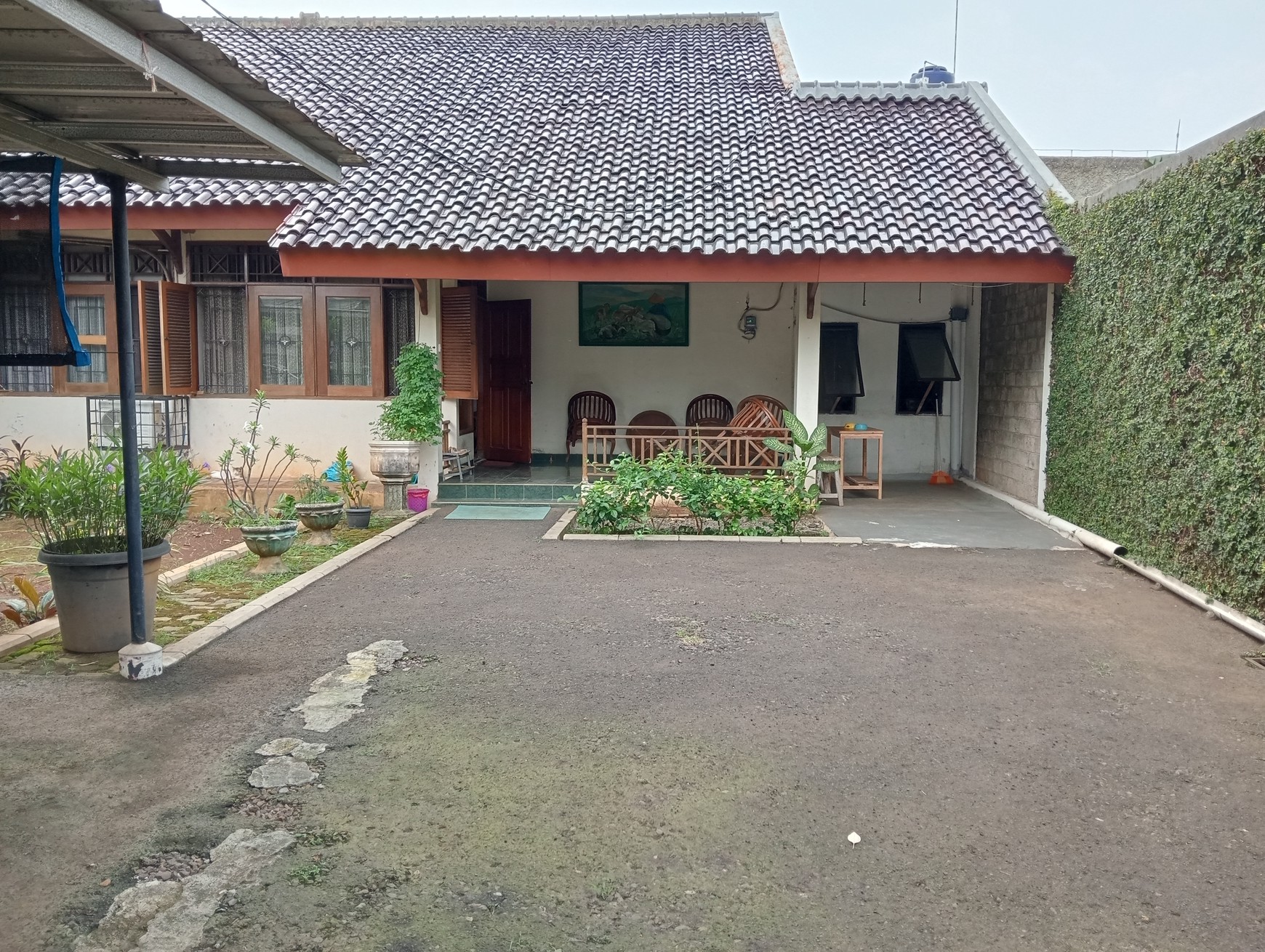 TURUN HARGA, Ciracas, Halaman Luas, Pinggir Jalan, Harga Nego