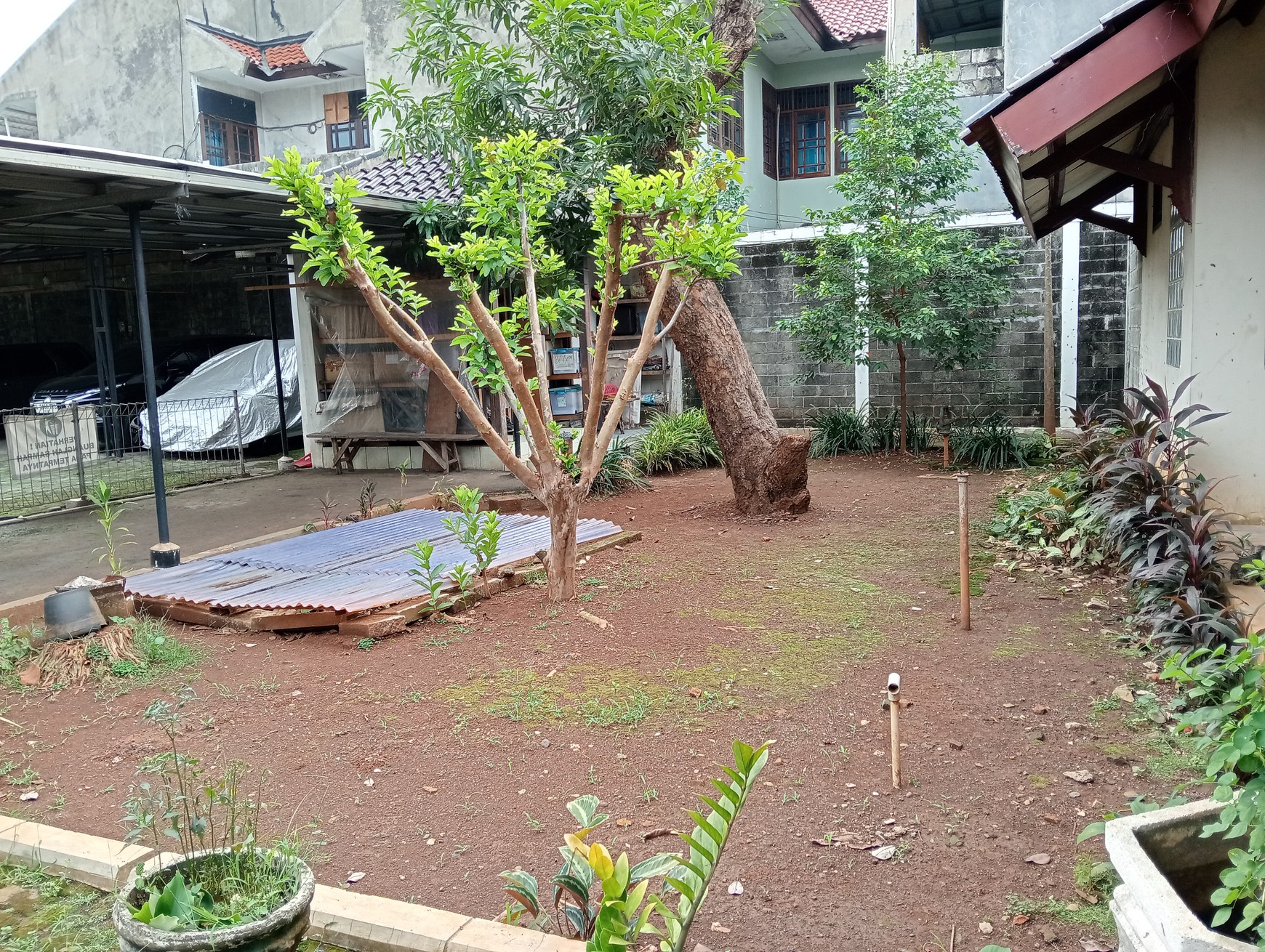 TURUN HARGA, Ciracas, Halaman Luas, Pinggir Jalan, Harga Nego