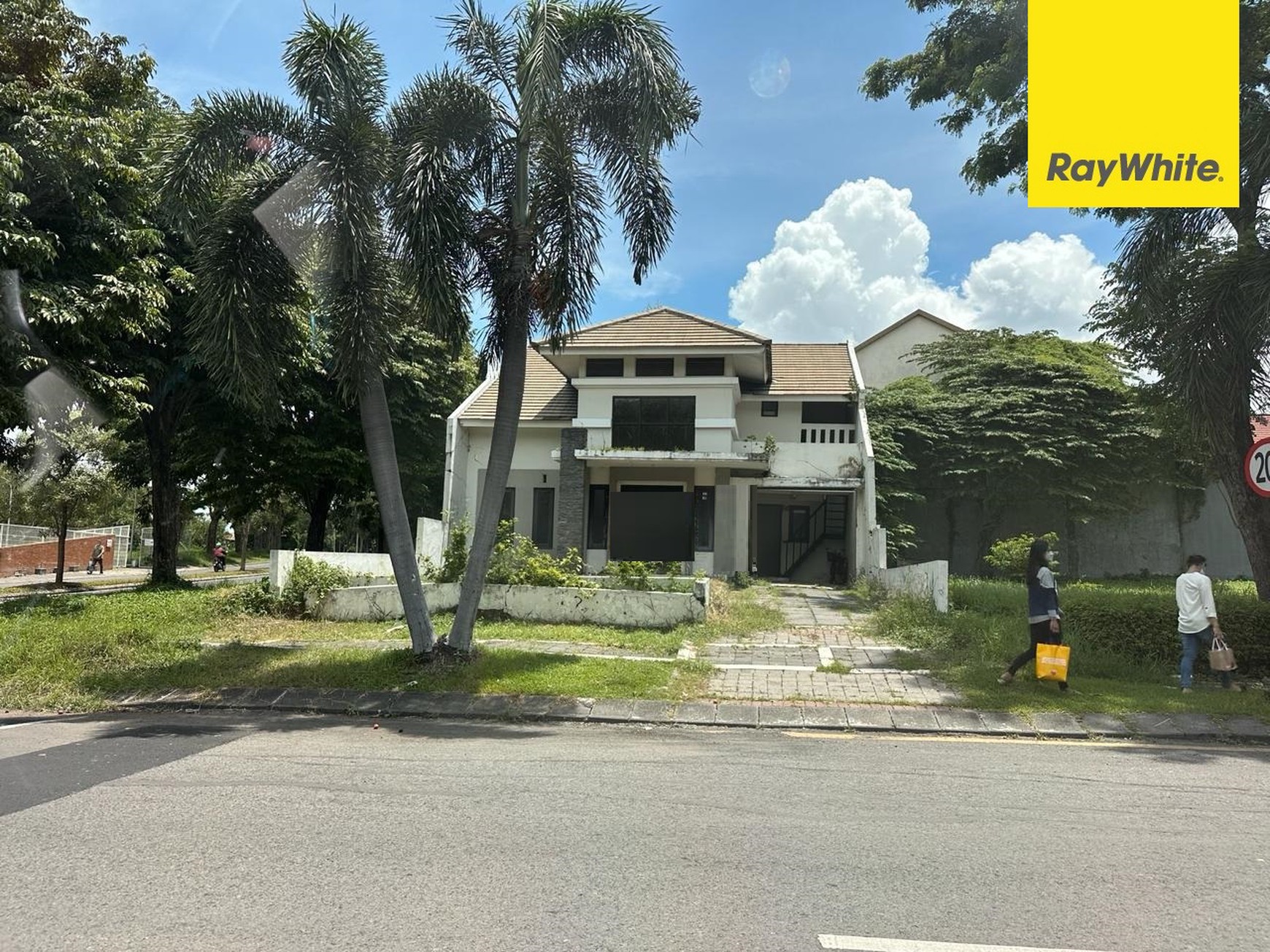 Disewakan Rumah 2 lantai di Bukit Palma Surabaya