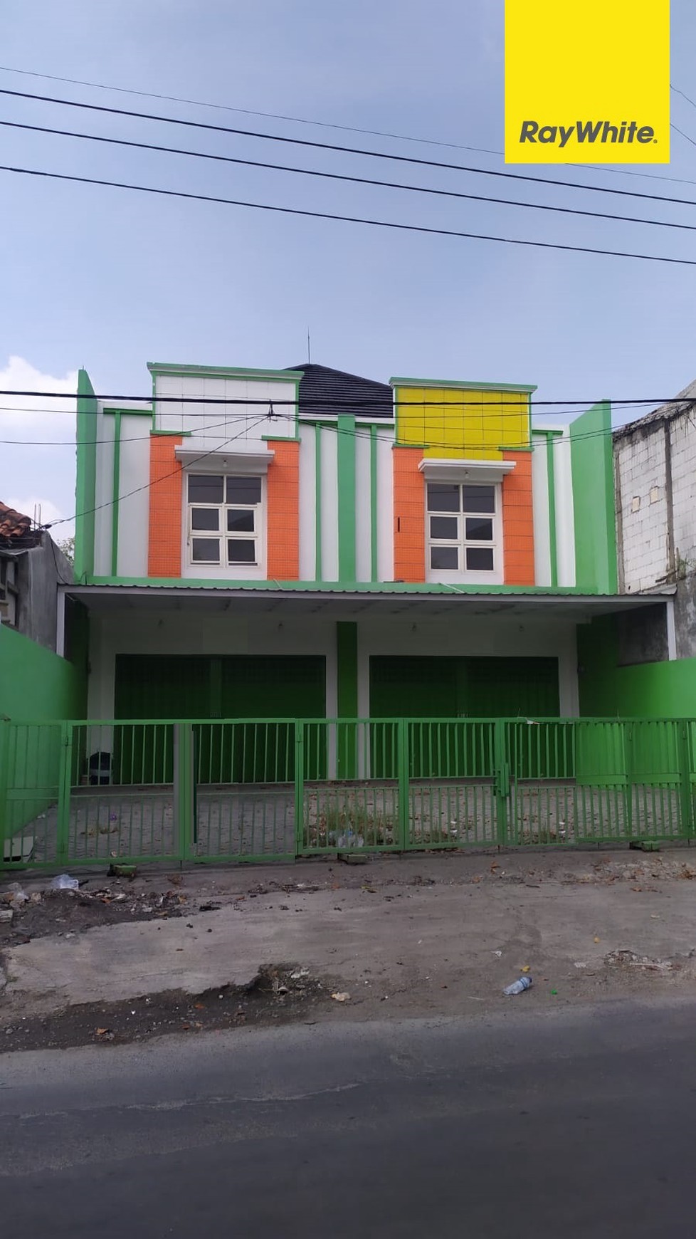 Disewakan Ruko 2 lantai di Jalan Raya Made Sambikerep Surabaya