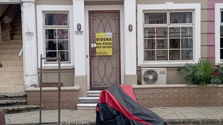 Disewakan townhouse di Taman Paris 1 - Lippo Karawaci Tangerang