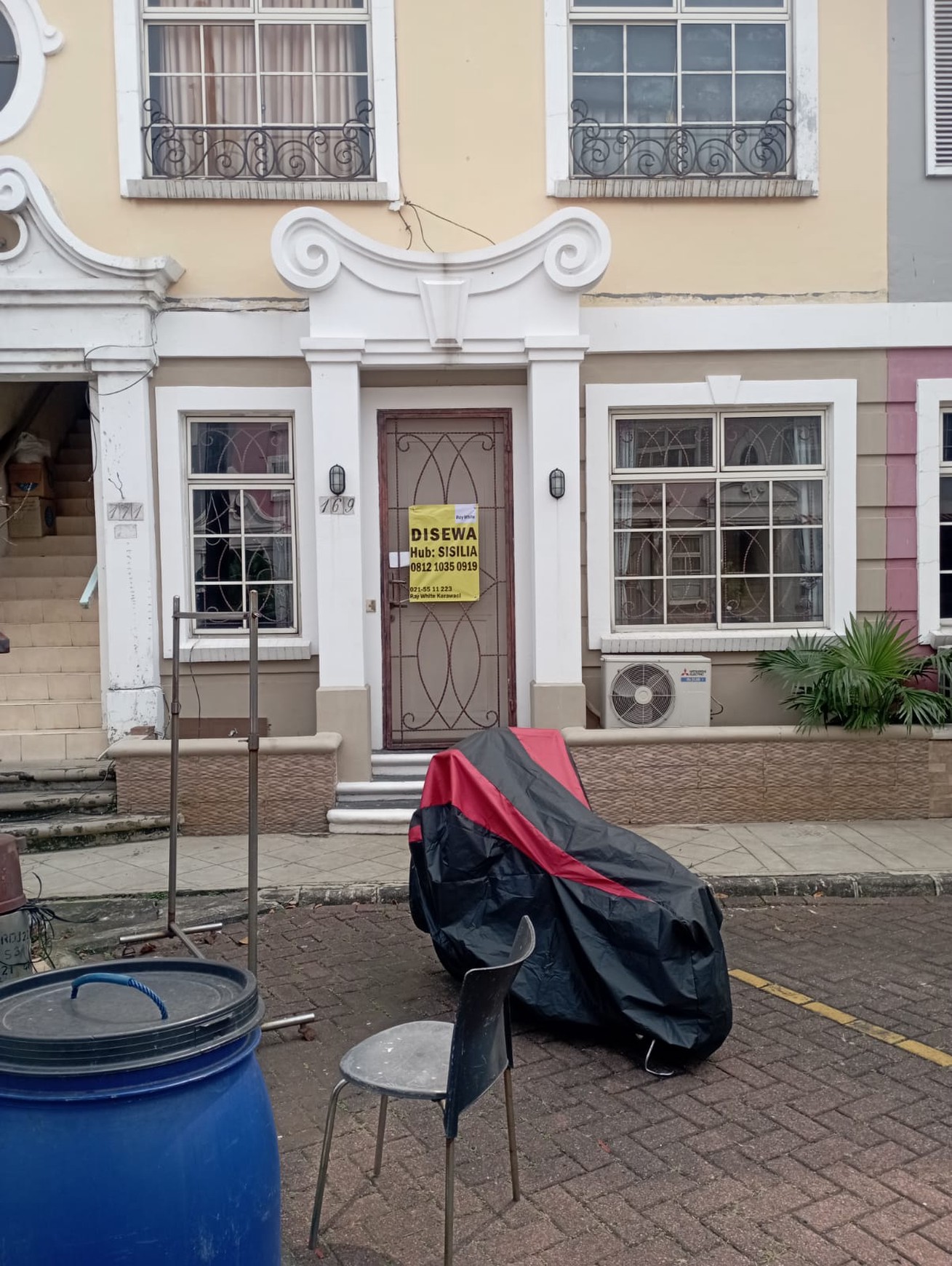 Disewakan townhouse di Taman Paris 1 - Lippo Karawaci Tangerang