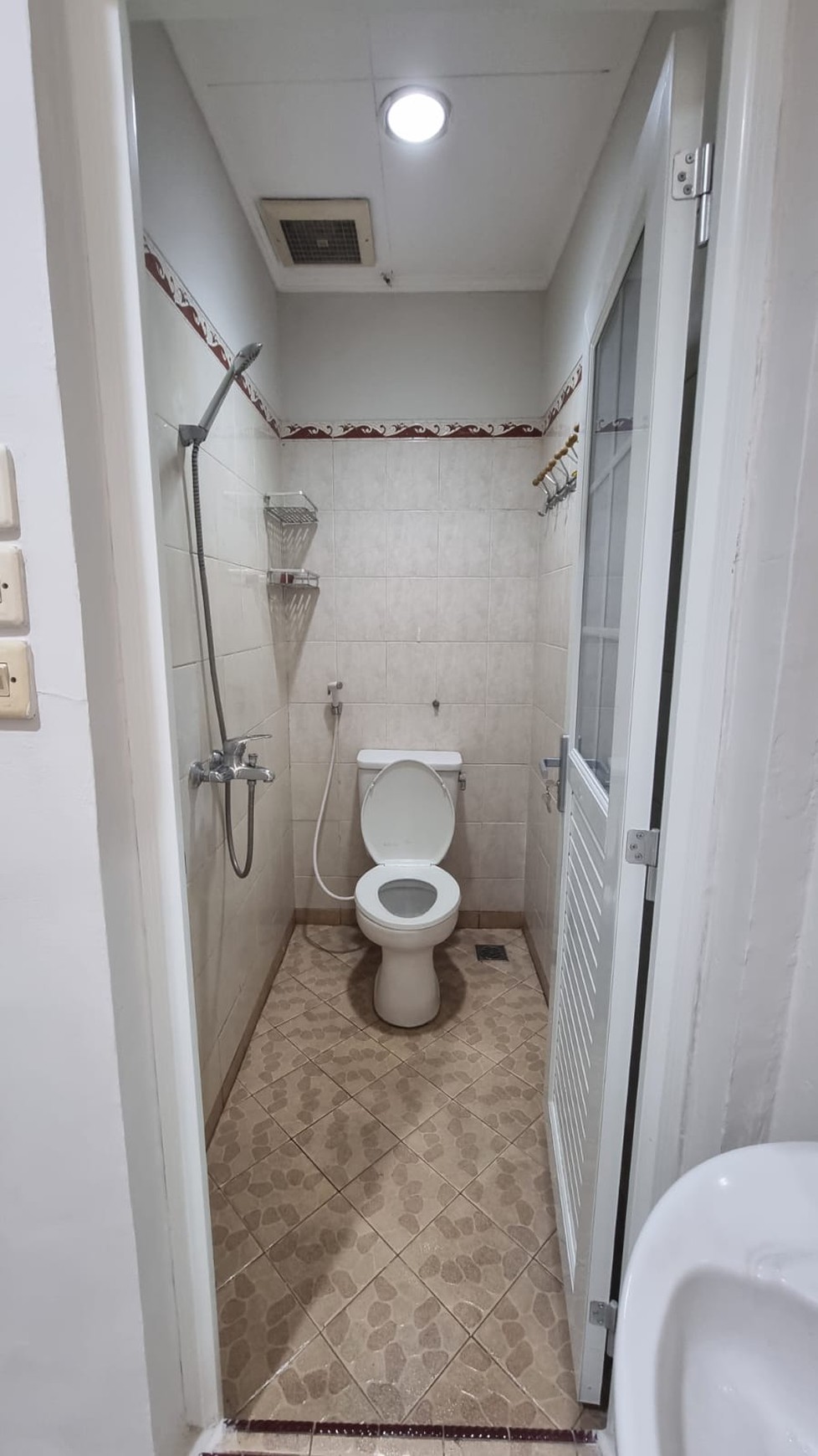 Disewakan townhouse di Taman Paris 1 - Lippo Karawaci Tangerang