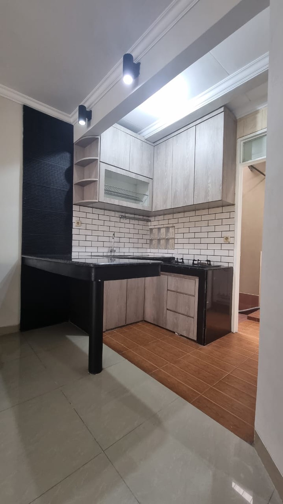 Disewakan townhouse di Taman Paris 1 - Lippo Karawaci Tangerang