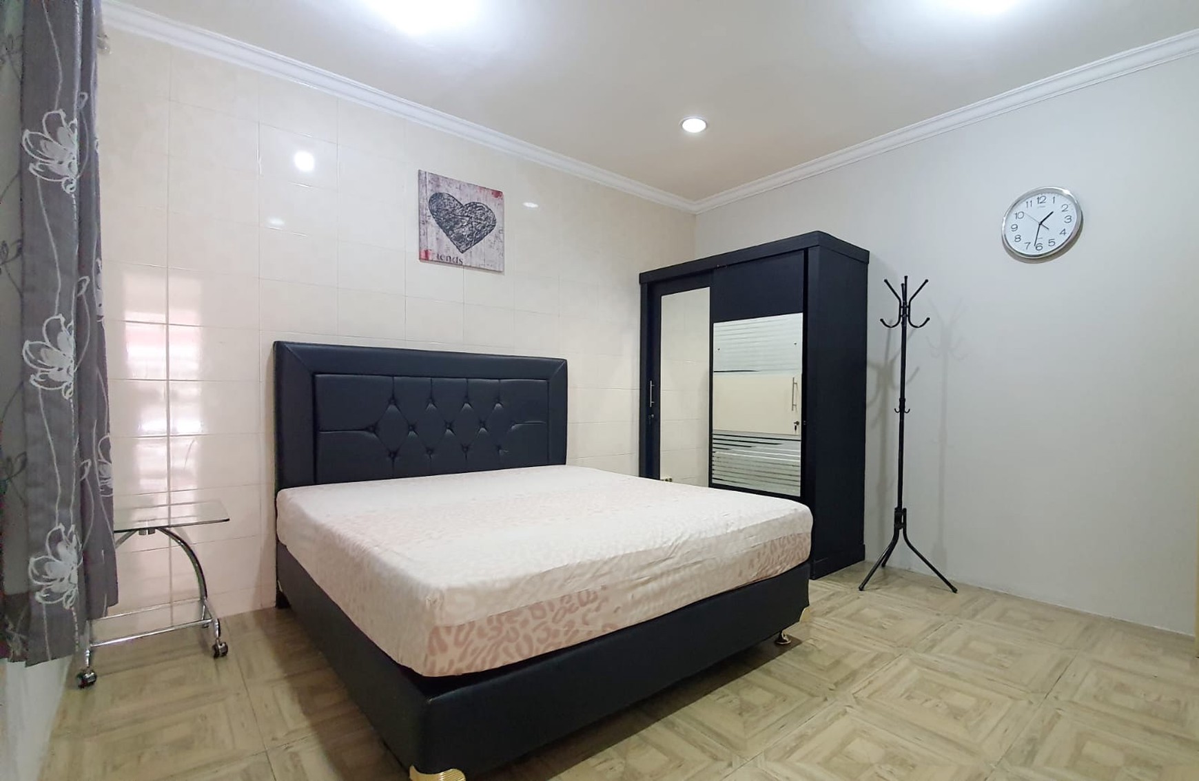 Disewakan townhouse di Taman Paris 1 - Lippo Karawaci Tangerang