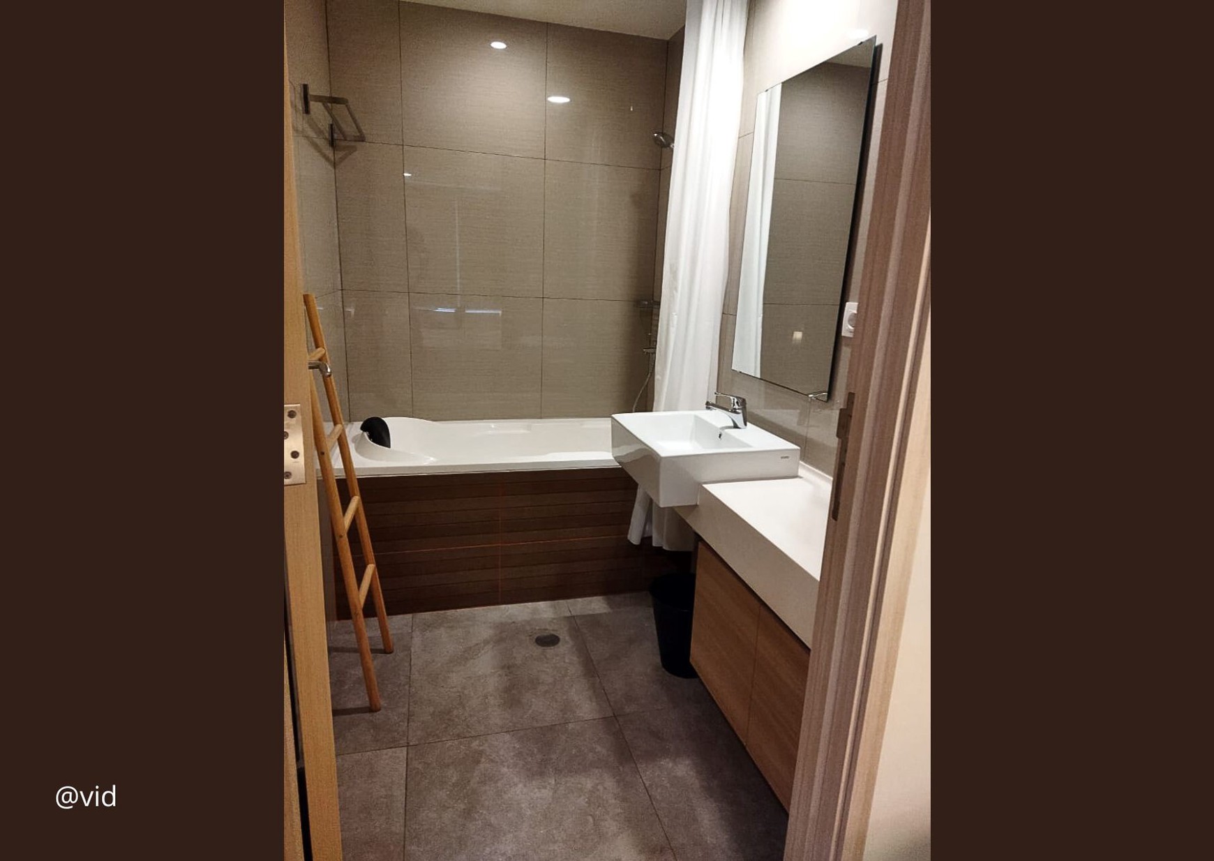 Apartemen 1BR Newport Orange County - Cocok untuk Ekspatriat, Lokasi Favorit !