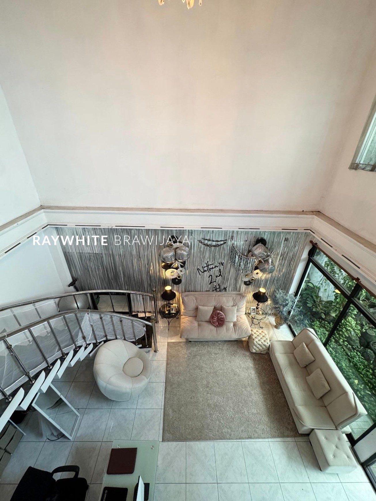 Rumah Hitung Tanah Cocok untuk usaha kos-kosan Area Wijaya Timur