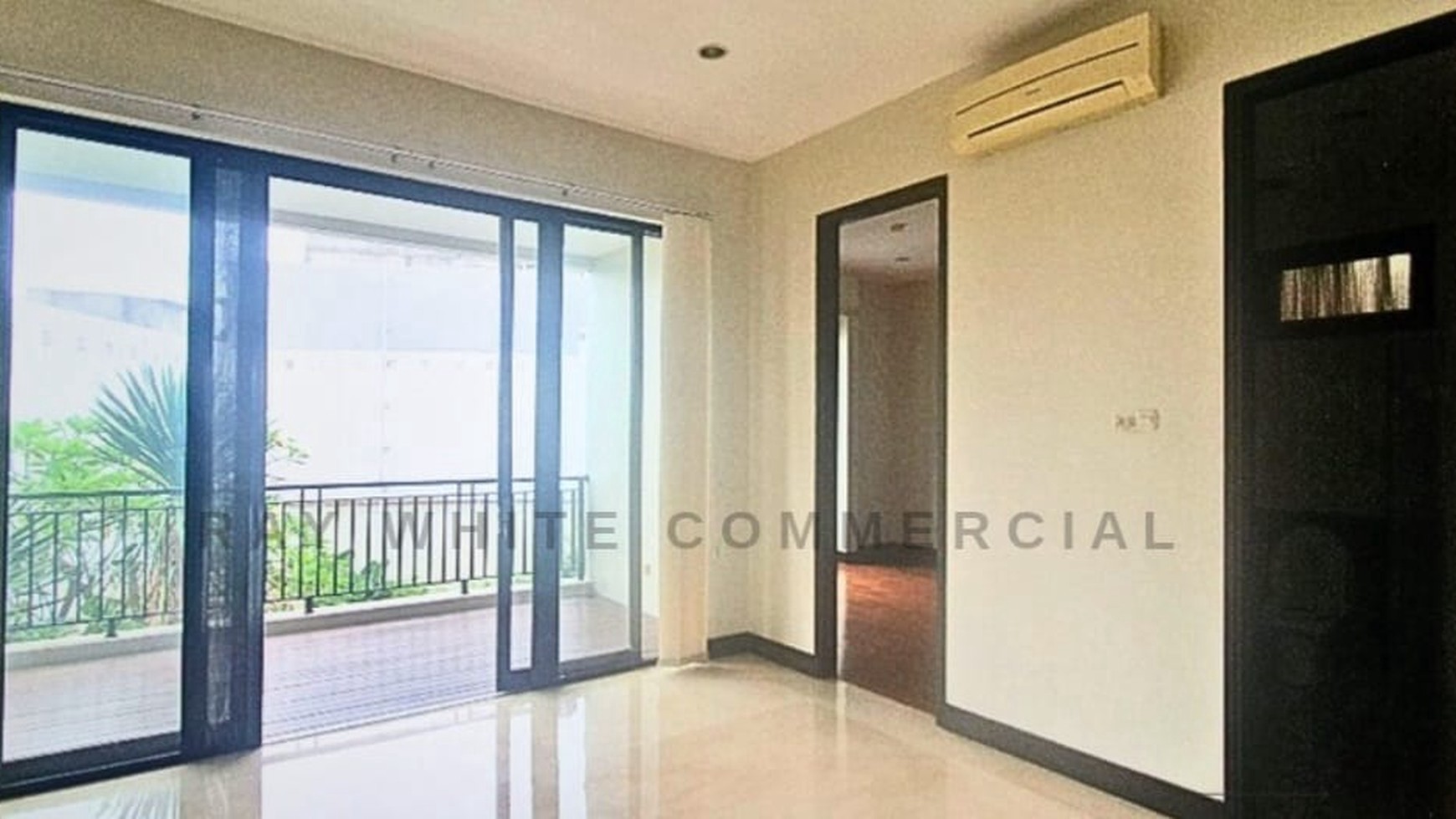 Rumah 2 Lantai New dengan Pool, Lokasi Elite, pool di Cipete, Cilandak, Jakarta Selatan.