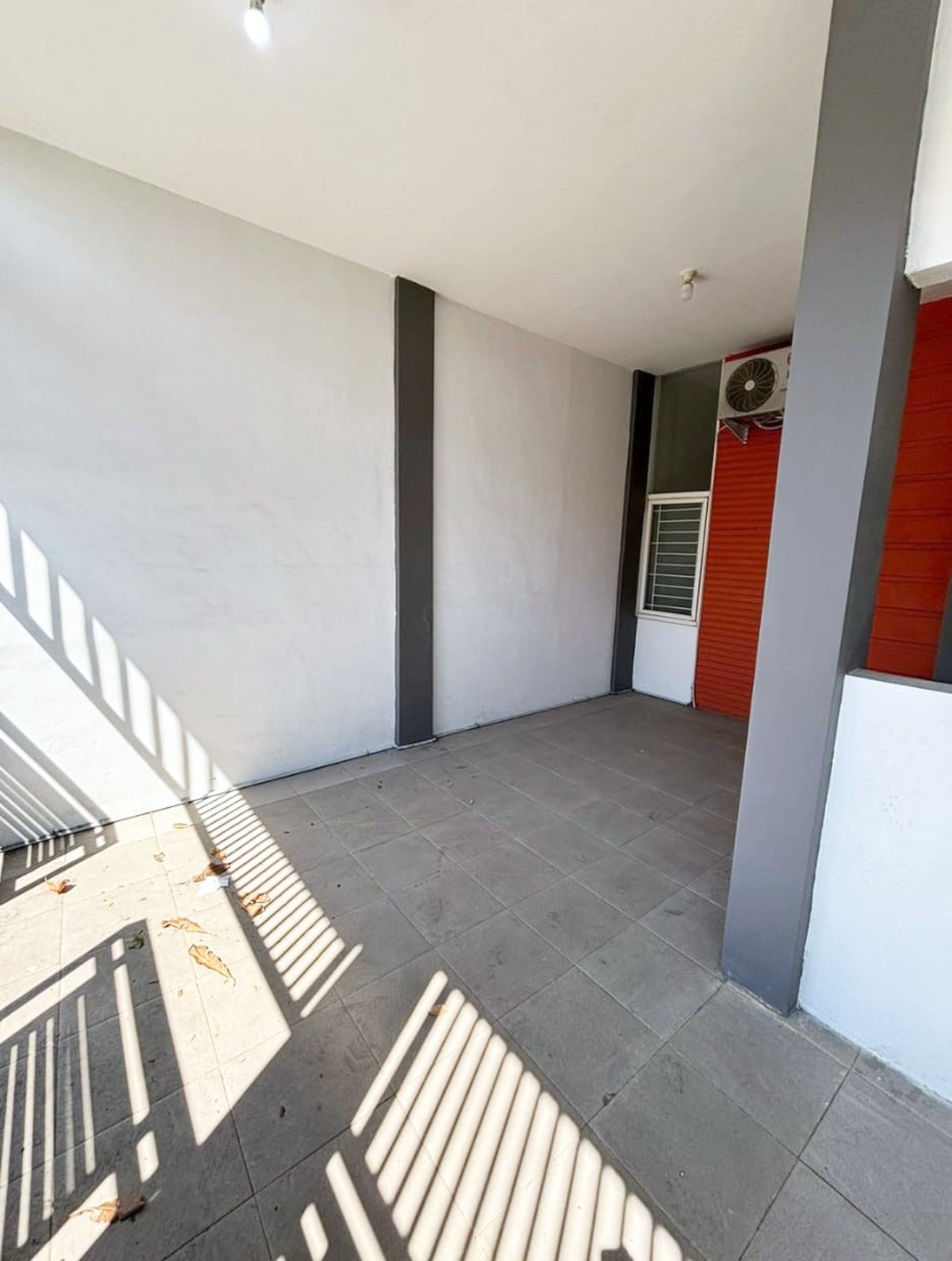 Rumah di Green Mansion Sidoarjo, Minimalis, 2 Lantai, Sudah Renov Full, SIAP HUNI !!! - LM -