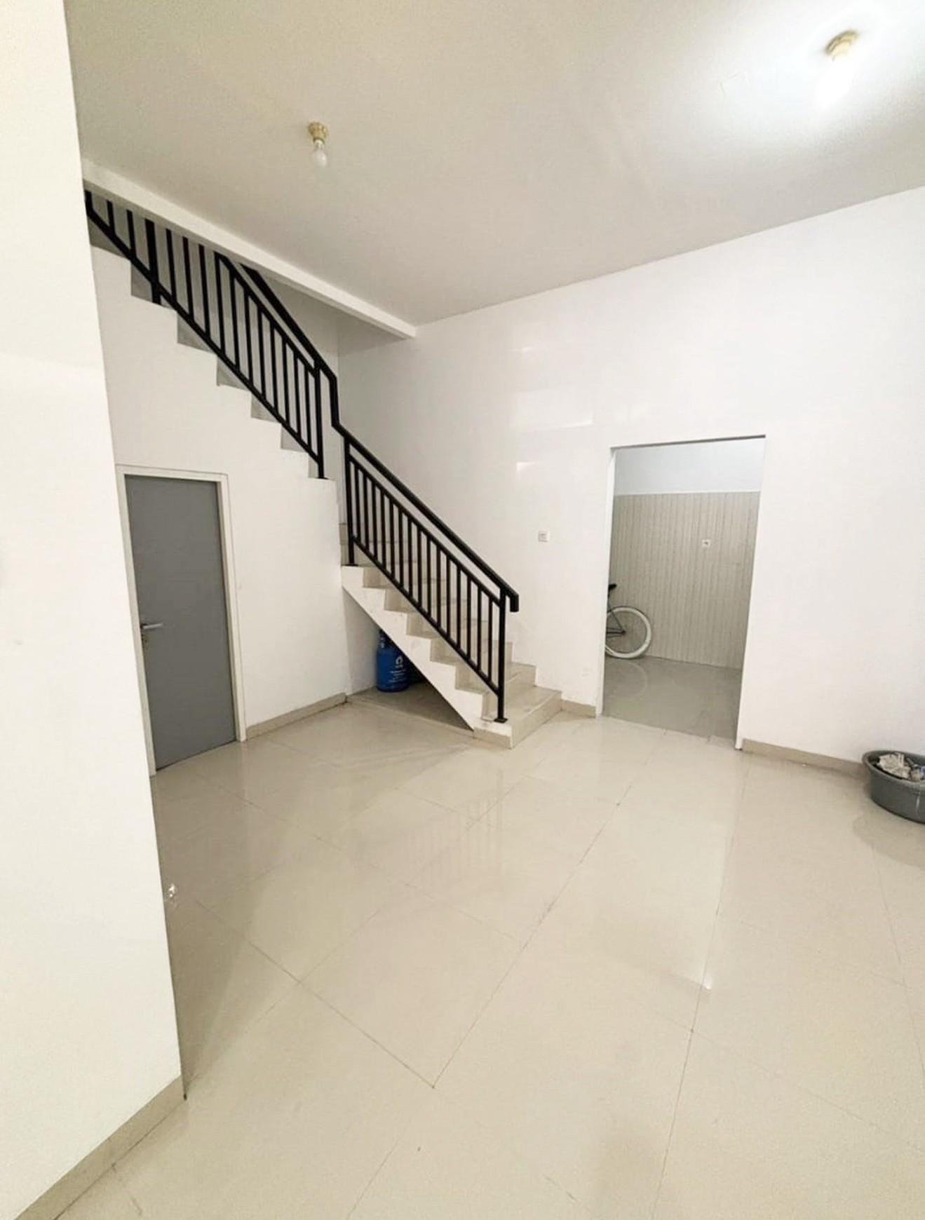 Rumah di Green Mansion Sidoarjo, Minimalis, 2 Lantai, Sudah Renov Full, SIAP HUNI !!! - LM -
