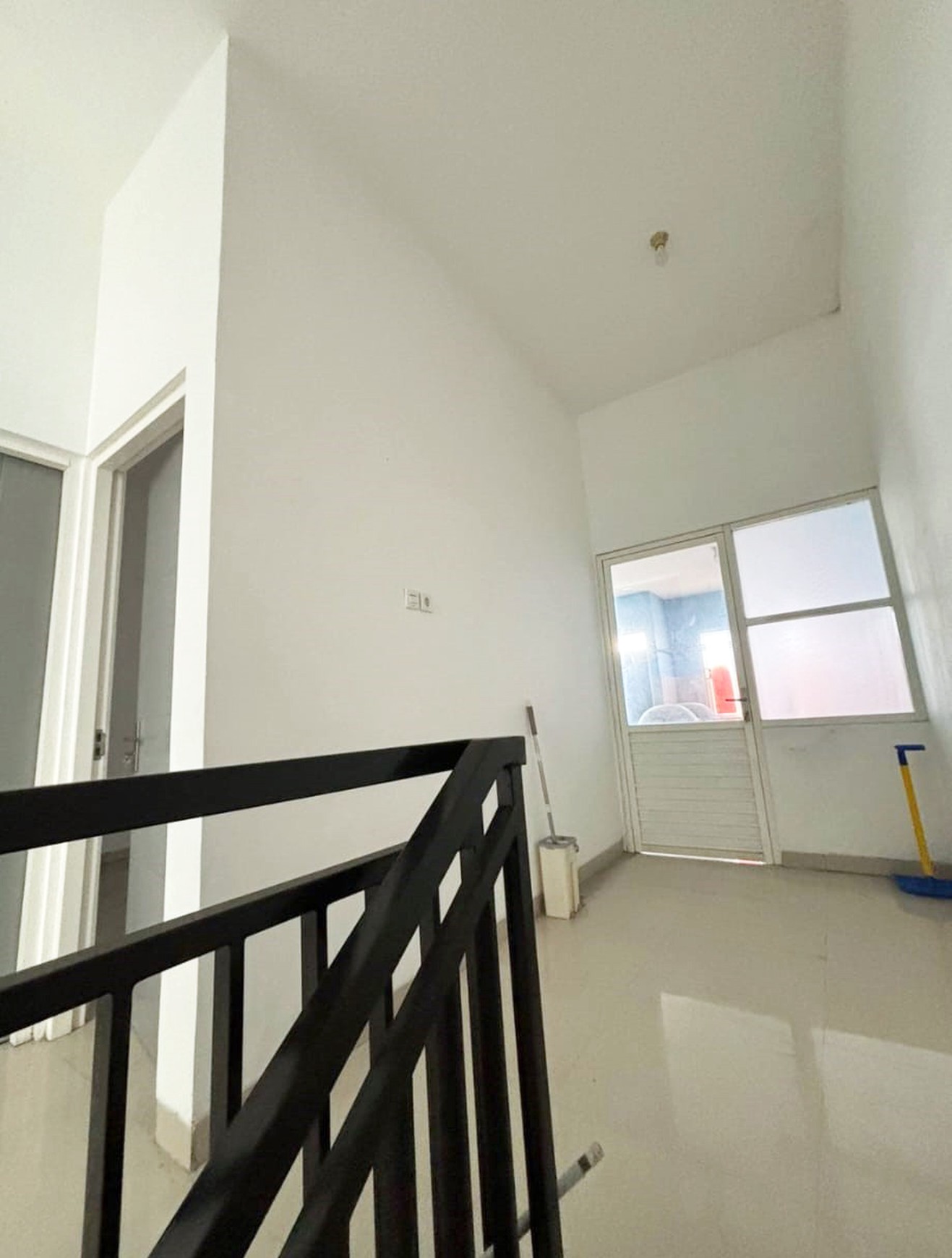 Rumah di Green Mansion Sidoarjo, Minimalis, 2 Lantai, Sudah Renov Full, SIAP HUNI !!! - LM -