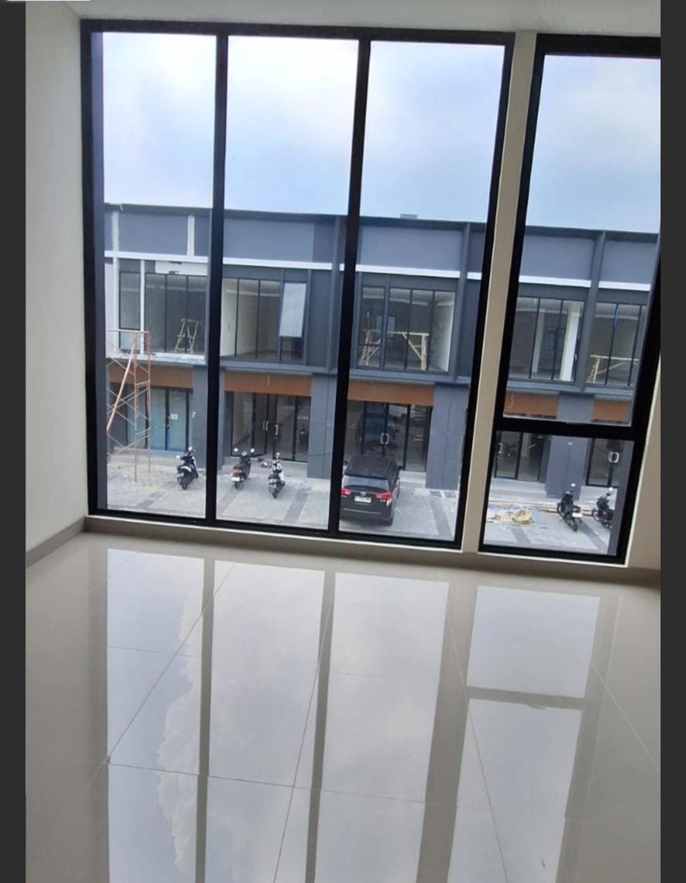 Ruko Hampton Avenue 2 Lantai di Gading Serpong