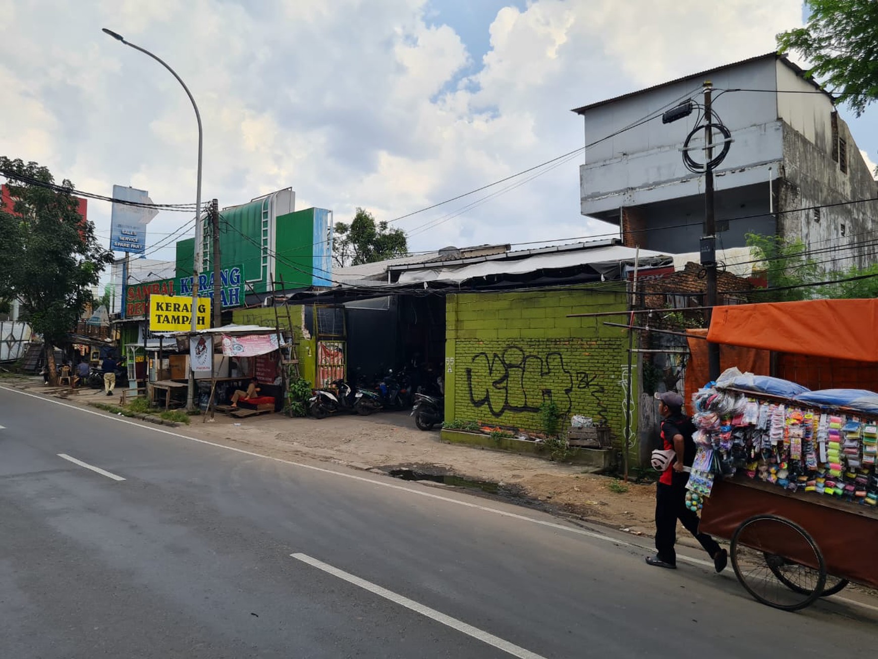 Ruang Usaha Lokasi Strategis Pinggir Jalan Raya @Ciledug