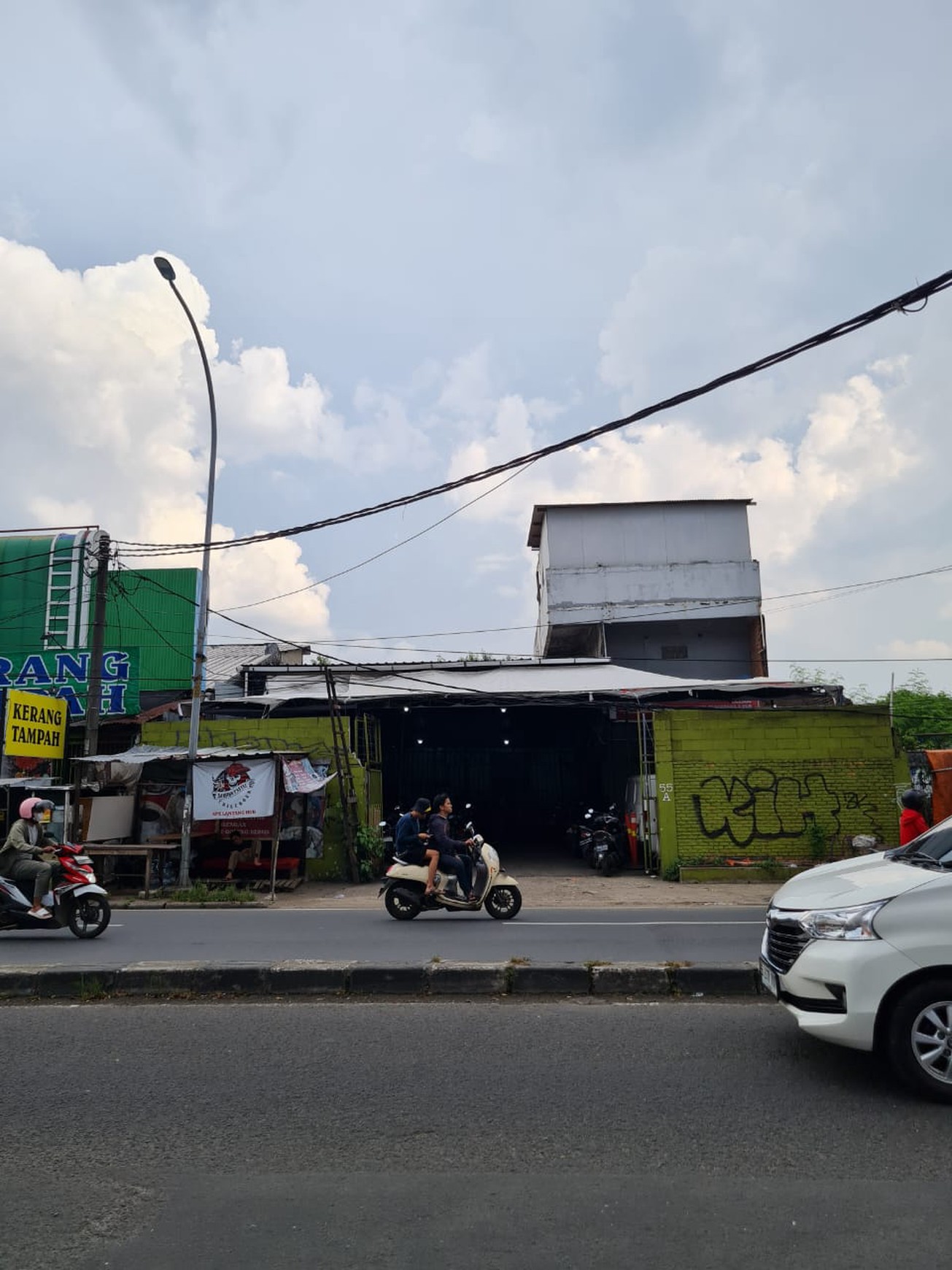 Ruang Usaha Lokasi Strategis Pinggir Jalan Raya @Ciledug