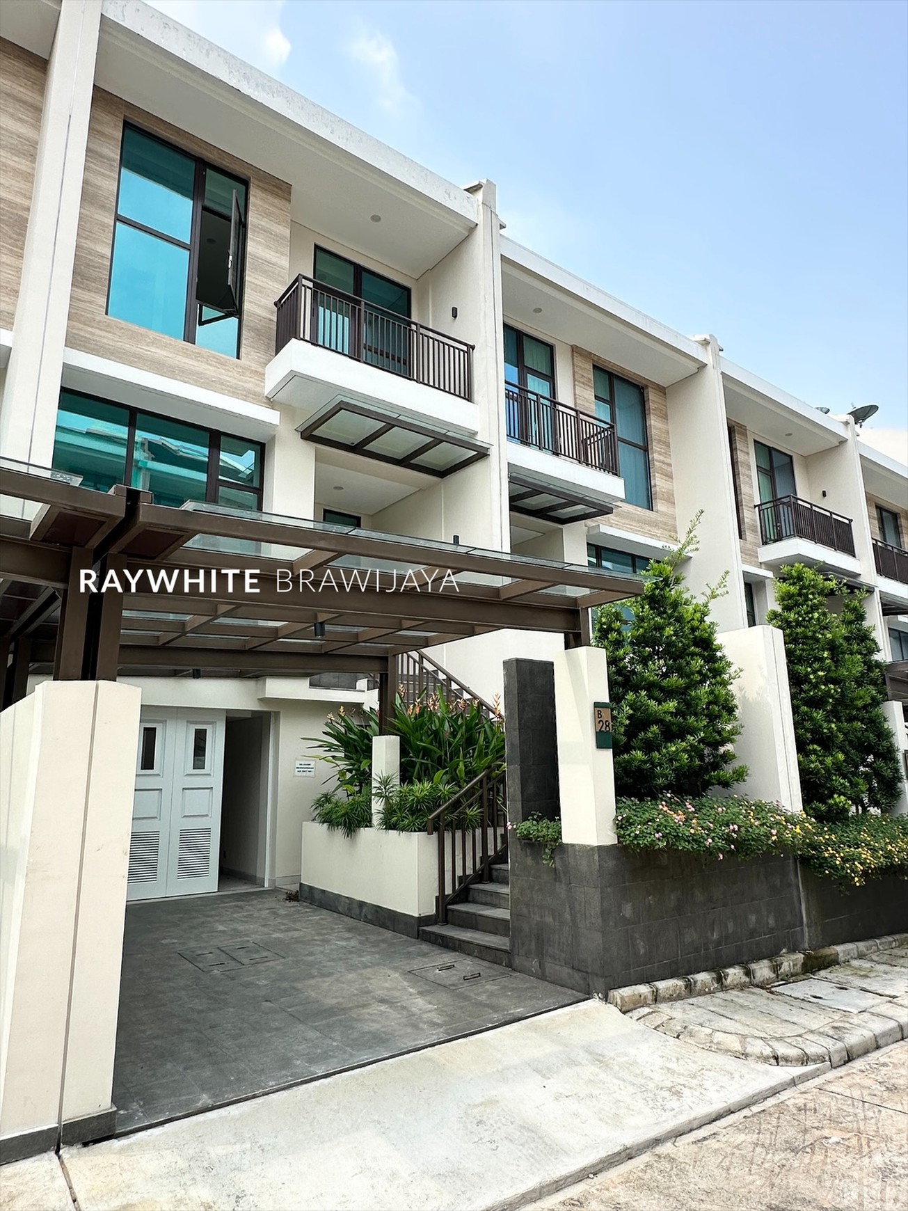 Rumah Disewakan Dalam Kompleks Townhouse Elite Area Pondok Indah