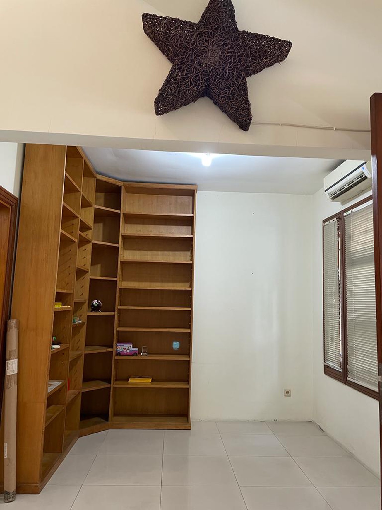 Dijual Rumah di Taman Parahyangan 7 Lippo Karawaci Tangerang