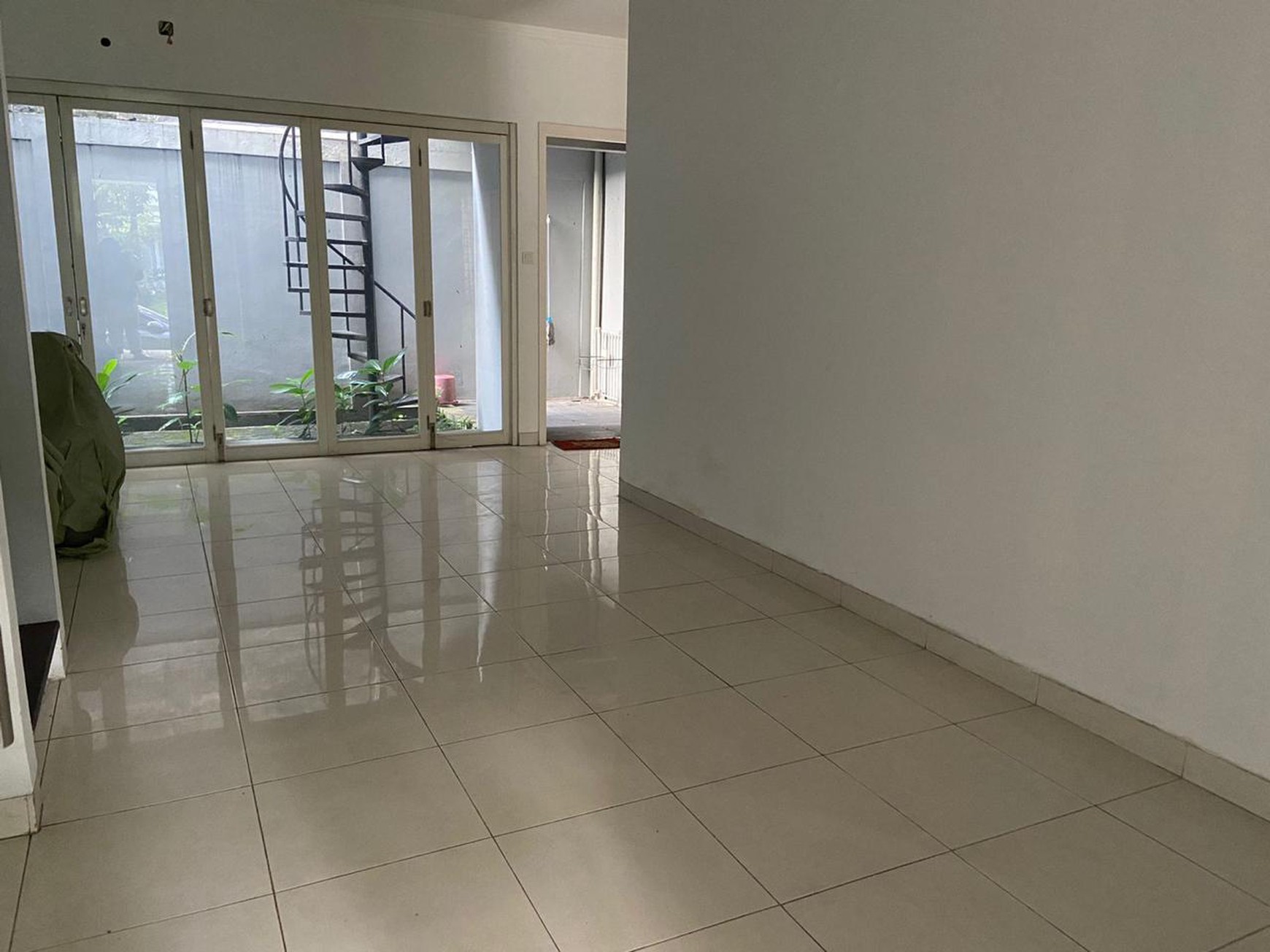 Rumah di Bintaro Sektor 9 2 Lantai Sudah SHM dalam Lingkungan Asri dan Nyaman