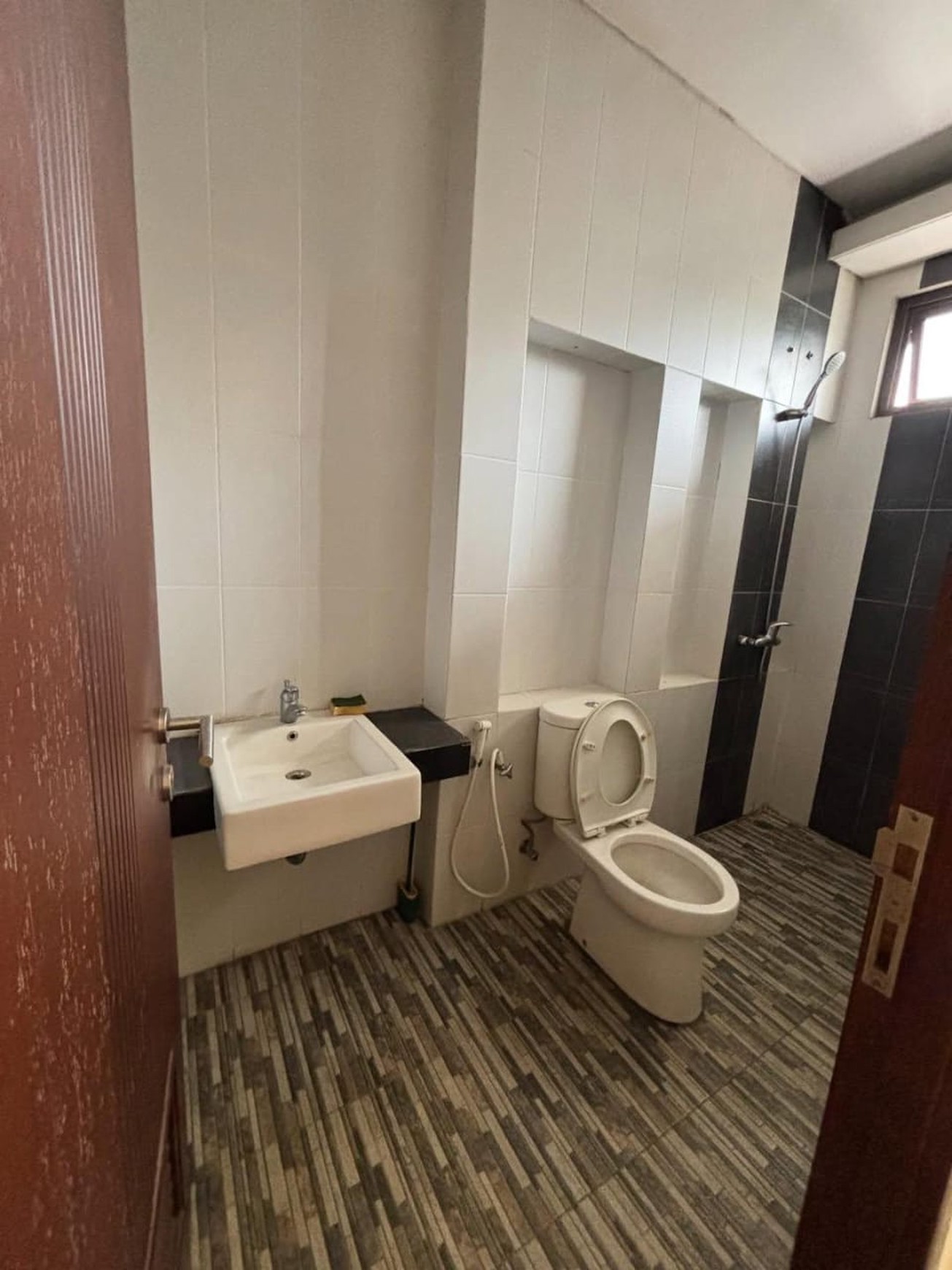 Rumah Minimalis Bagus, lokasi strategis di BSD