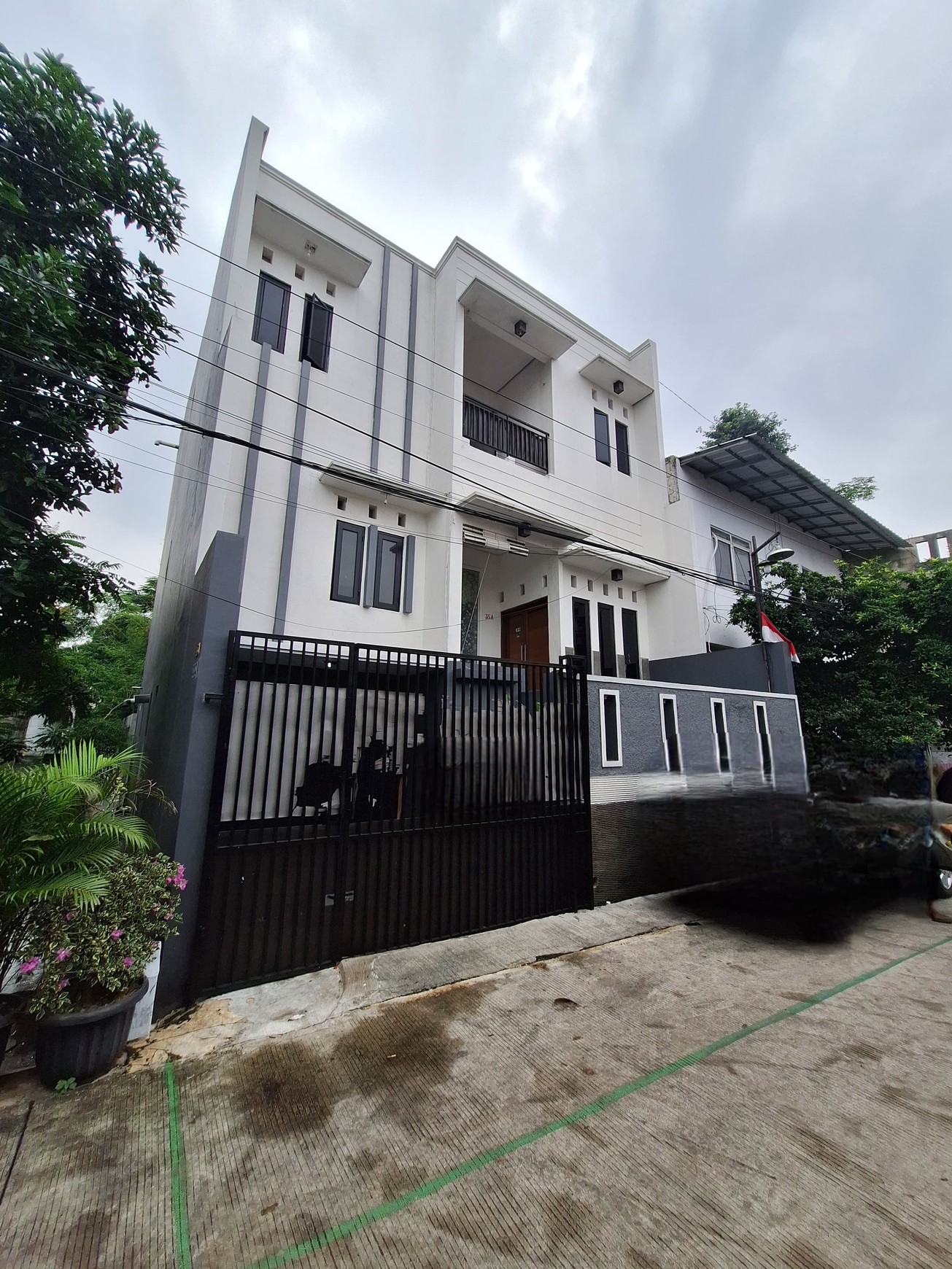 Rumah 3 Lantai Mewah Siap Huni Sudah SHM dengan Hunian Nyaman @Jakarta Selatan