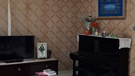 Rumah 1 garasi,2 carport,dalam cluster di Bintaro Jaya 7