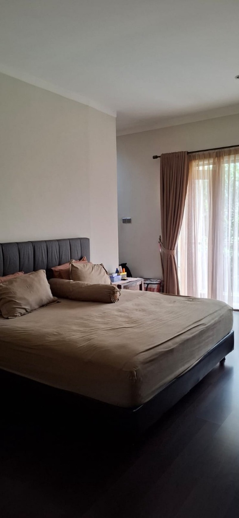 Rumah 1 garasi,2 carport,dalam cluster di Bintaro Jaya 7
