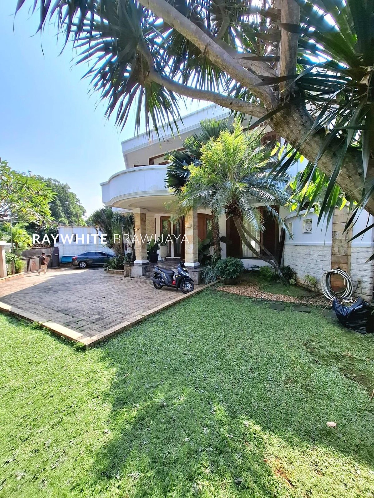 Tropical Classic Hose Area Pondok Indah