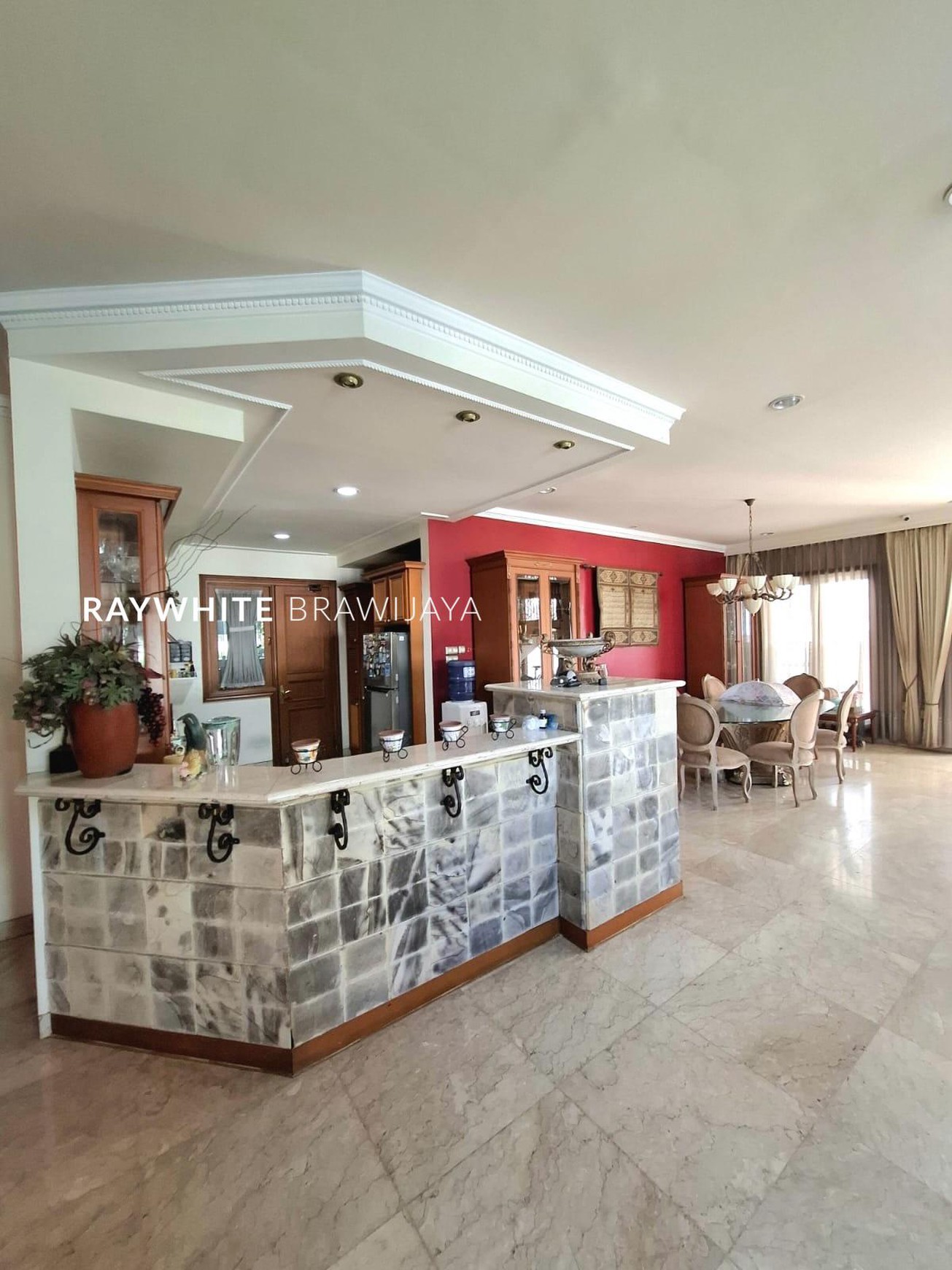 Tropical Classic Hose Area Pondok Indah