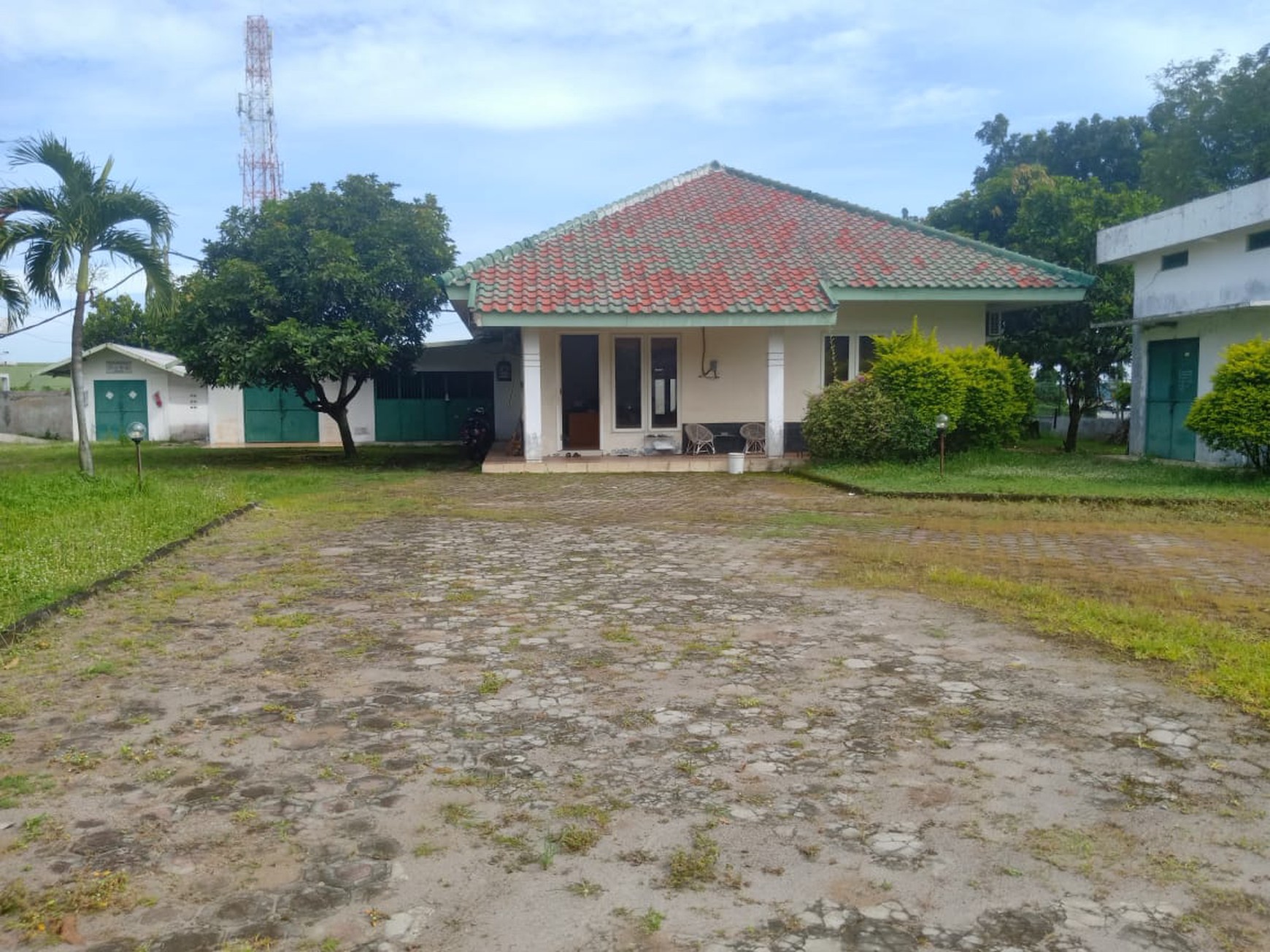 DIJUAL GUDANG SIAP PAKAI DI DESA WARU GUNUNG KECAMATAN PACET JALAN RAYA PACET KM 4 MOJOKERTO