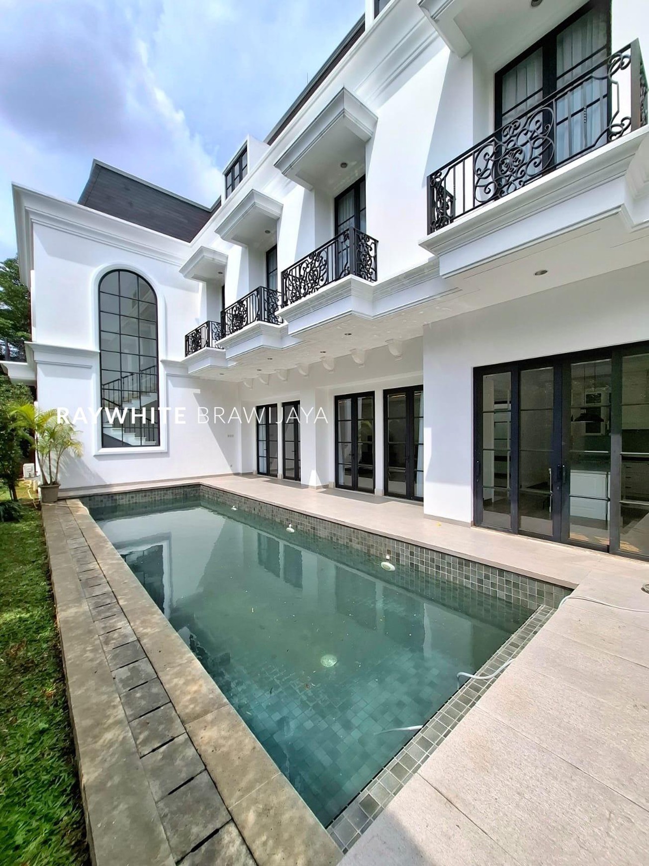 Rumah Siap Huni Model American Classic Area Cipete Fatmawati