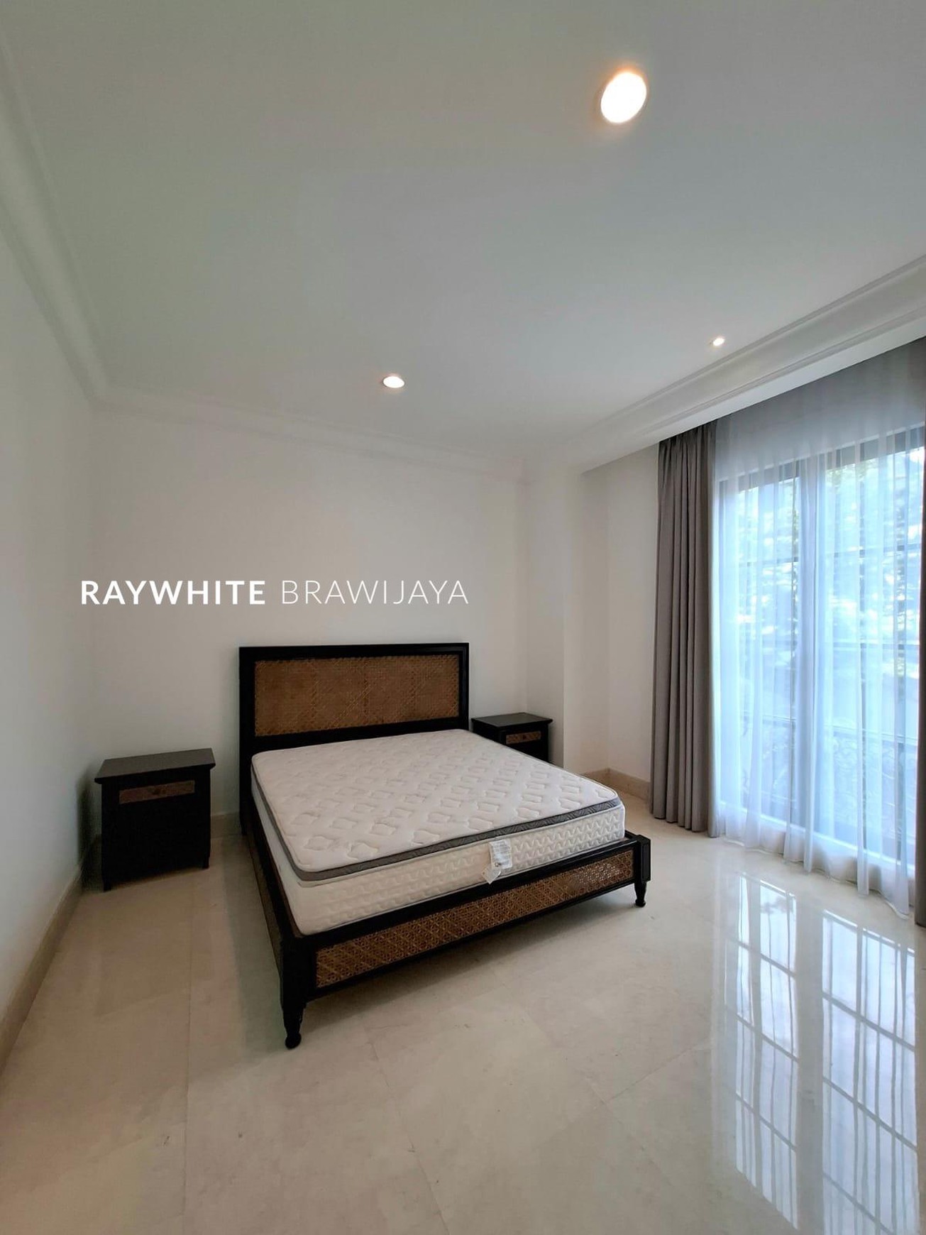 Rumah Siap Huni Model American Classic Area Cipete Fatmawati